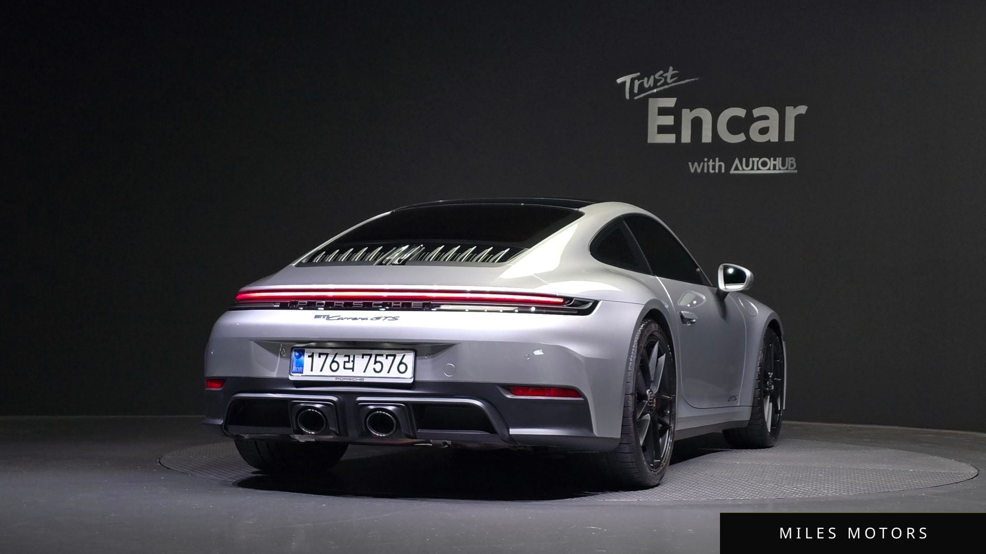 Porsche 911 (992) 2025 — миниатюра 4