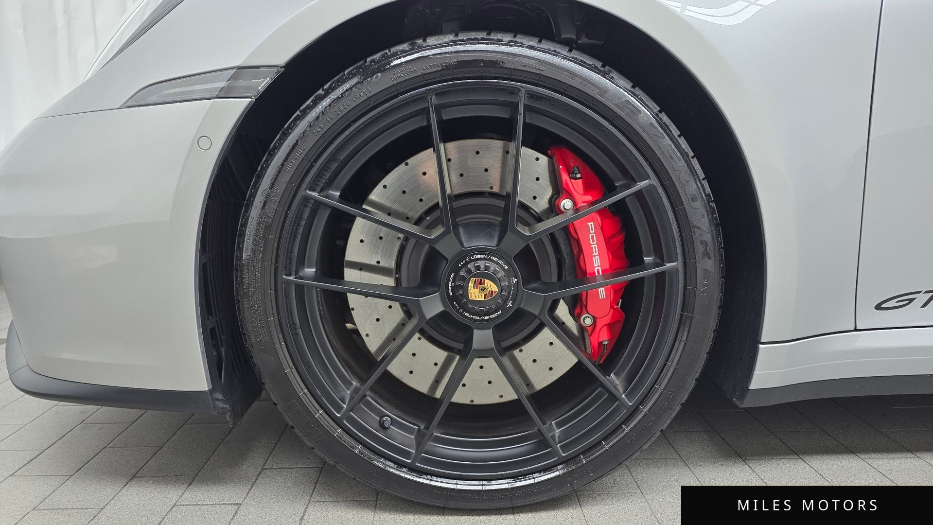 Porsche 911 (992) 2025 — миниатюра 5