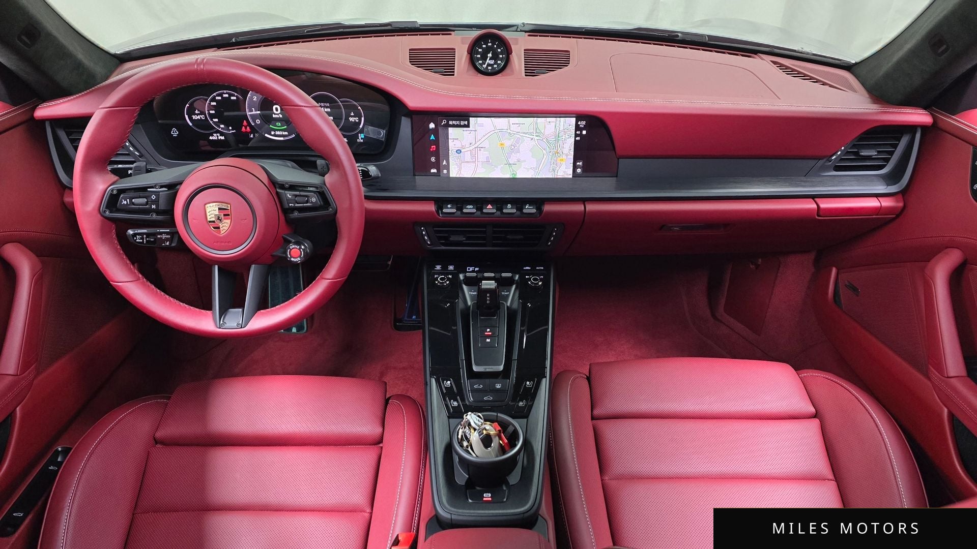 Porsche 911 (992) 2025 — миниатюра 7