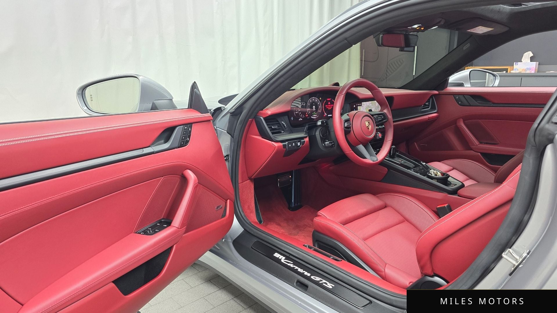 Porsche 911 (992) 2025 — миниатюра 11
