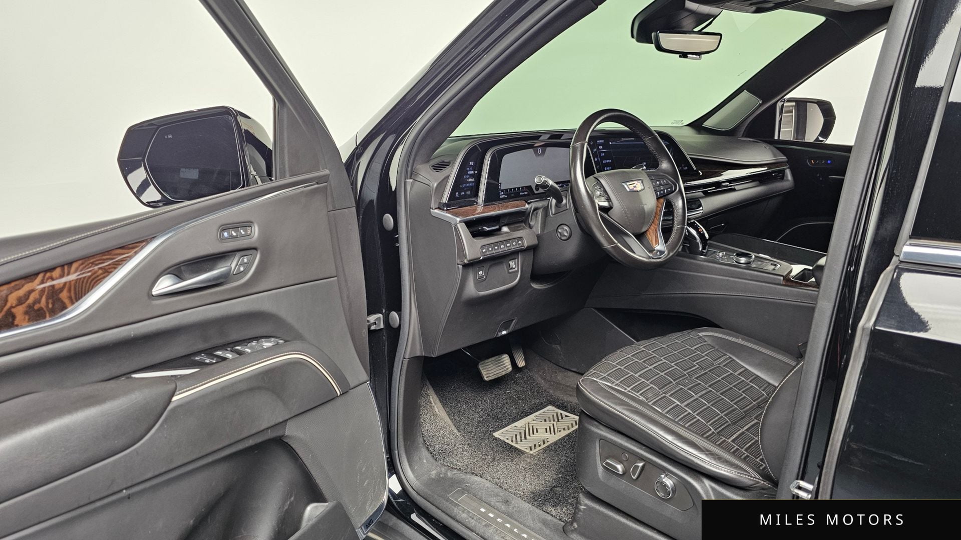 Cadillac Escalade 2022 — миниатюра 10