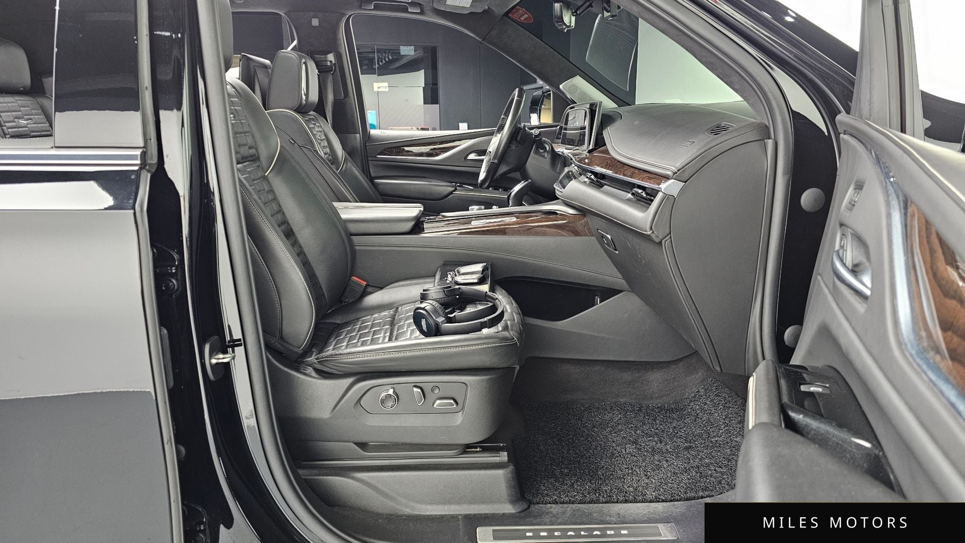 Cadillac Escalade 2022 — миниатюра 11