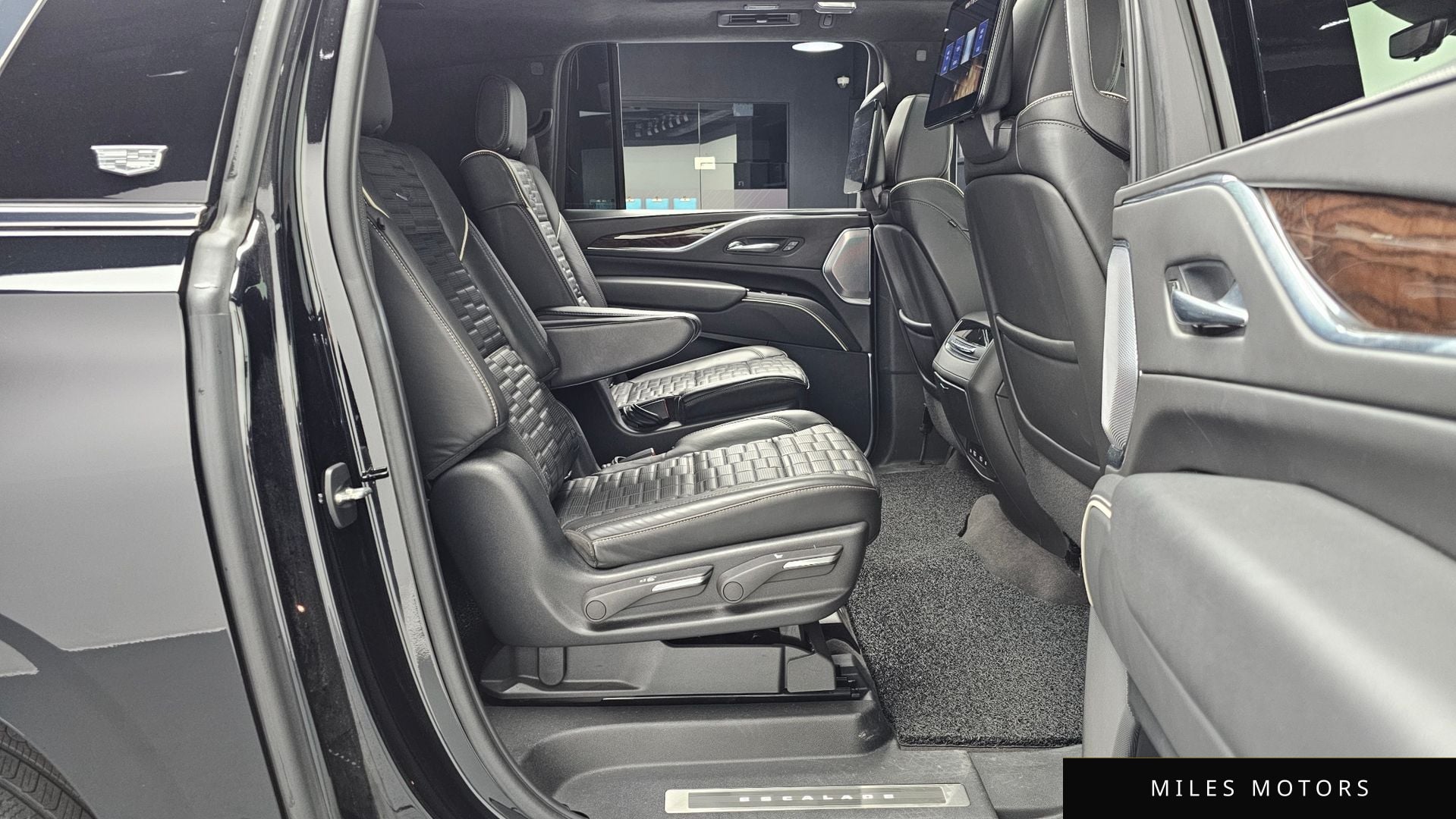 Cadillac Escalade 2022 — миниатюра 12