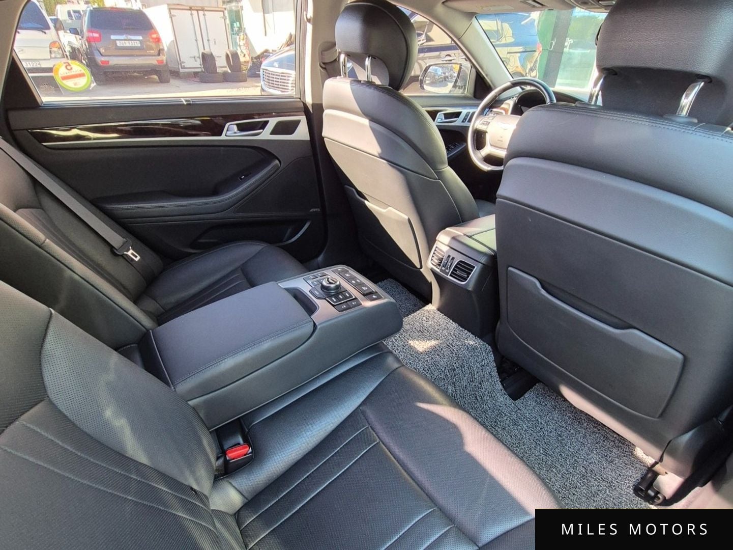 Hyundai Genesis 2015 — миниатюра 10