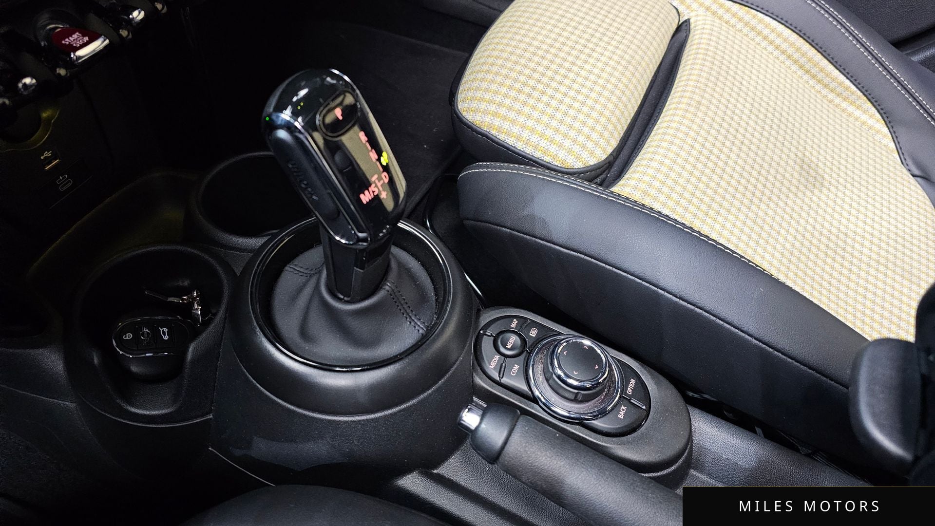 MINI 쿠퍼 S 2023 — миниатюра 9