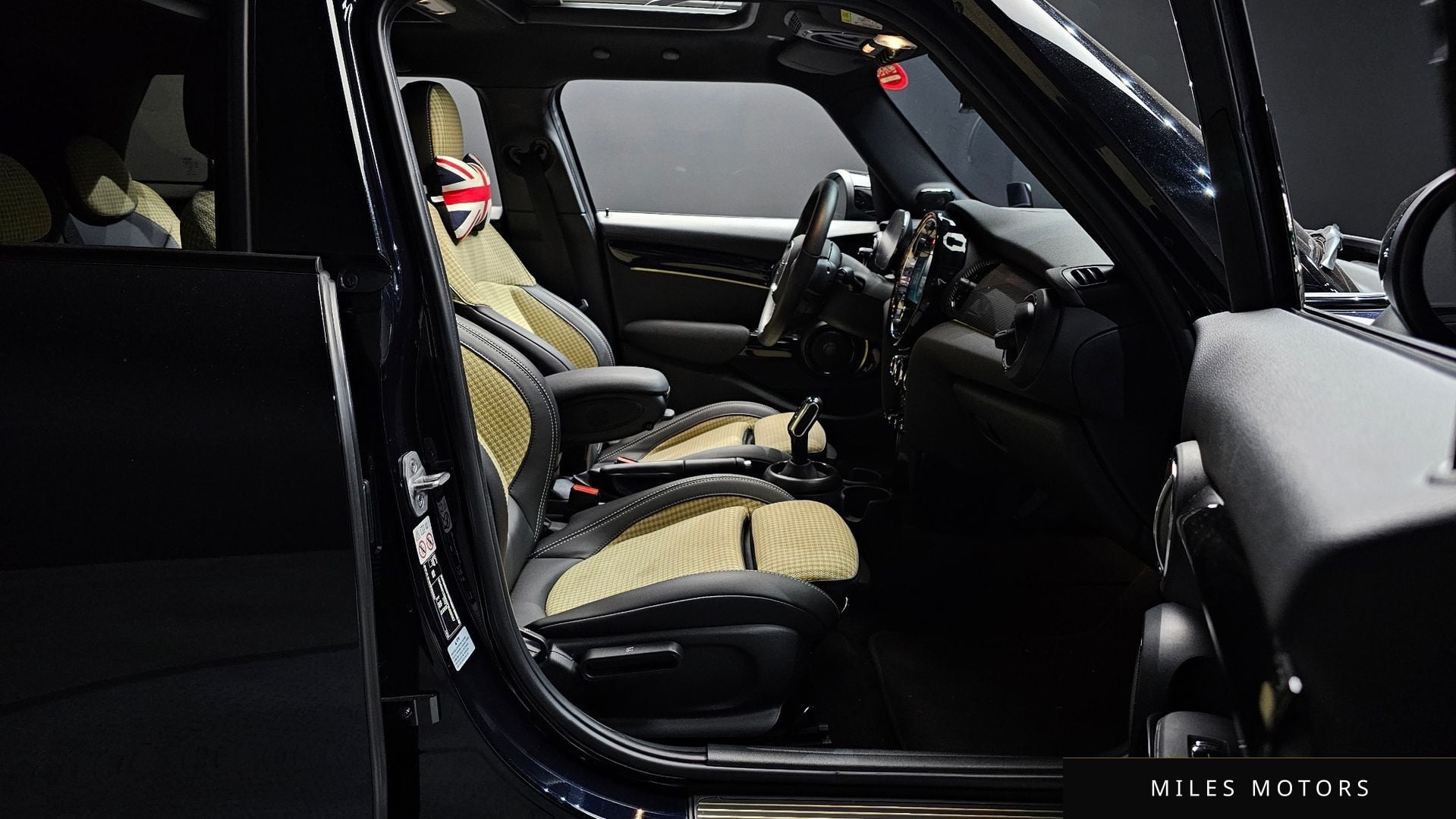 MINI 쿠퍼 S 2023 — миниатюра 10