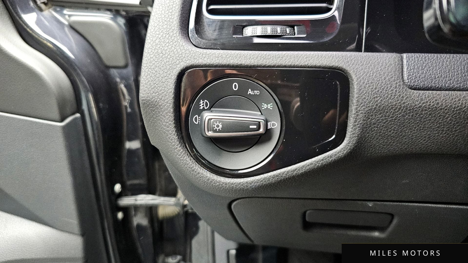 Volkswagen 골프 2015 — миниатюра 17