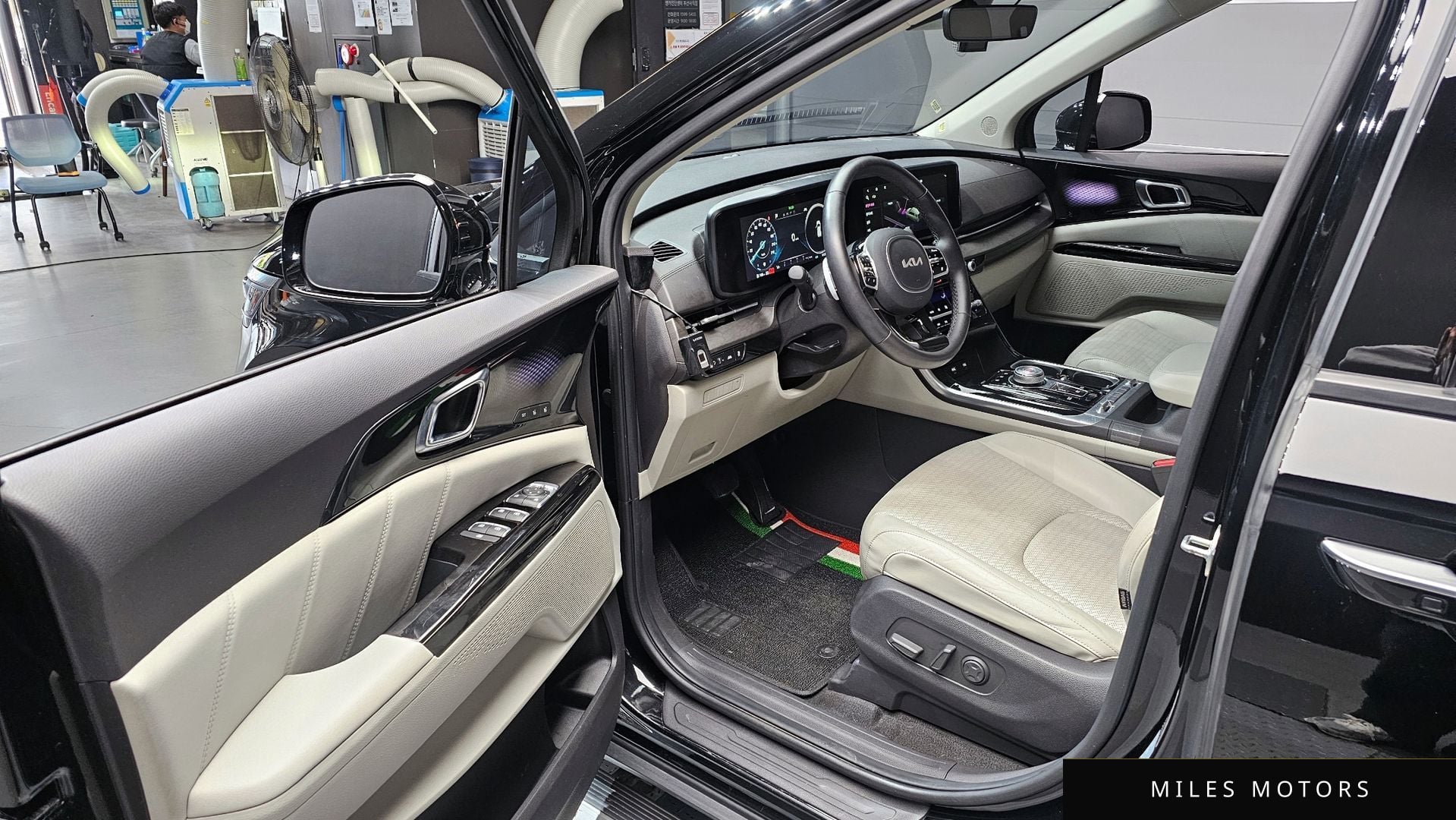 Kia Carnival 2023 — миниатюра 10