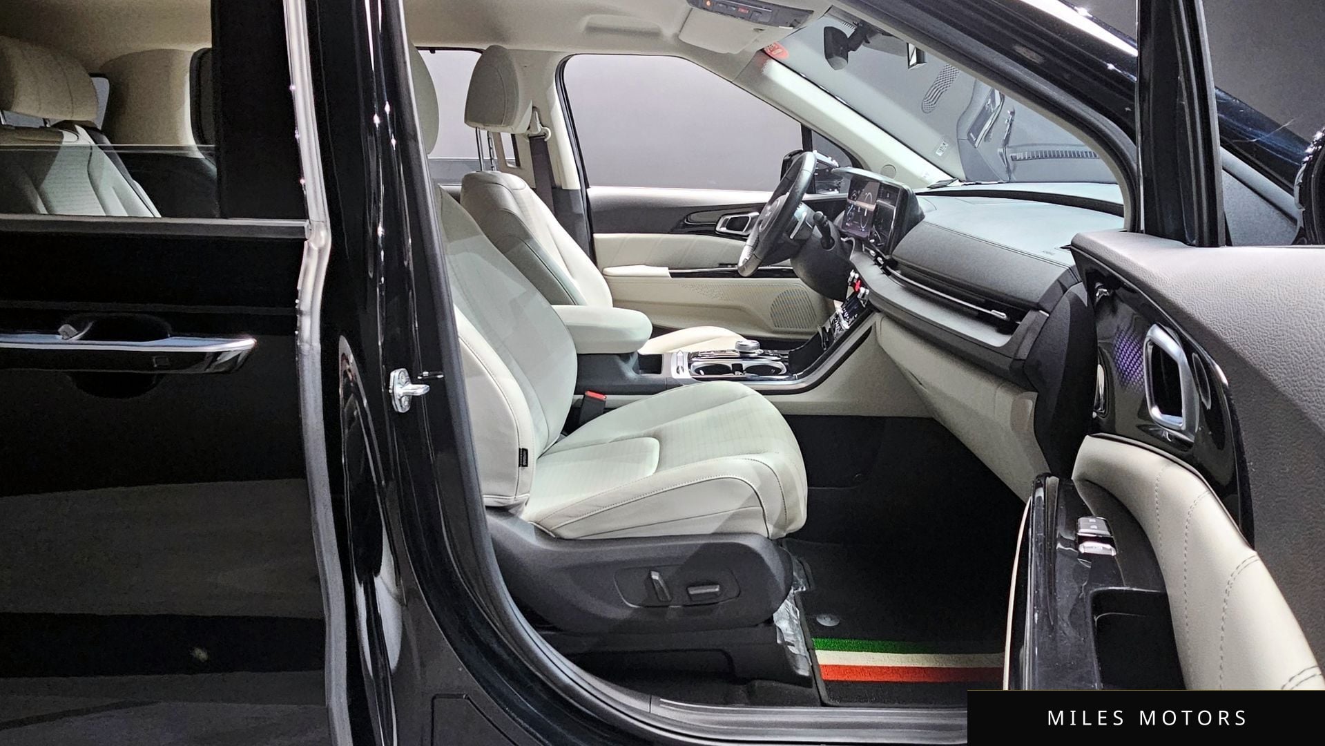 Kia Carnival 2023 — миниатюра 11