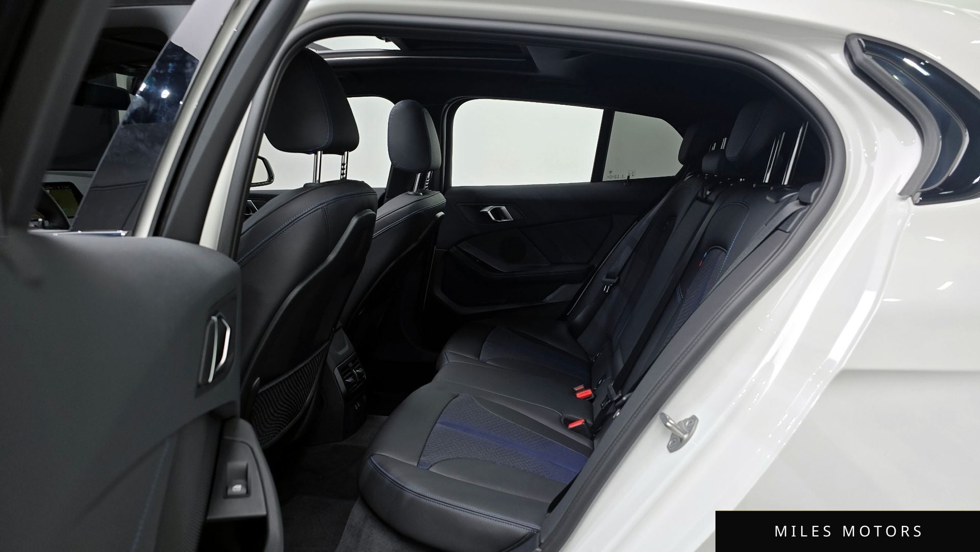 BMW 1 Series (F40) 2024 — миниатюра 12
