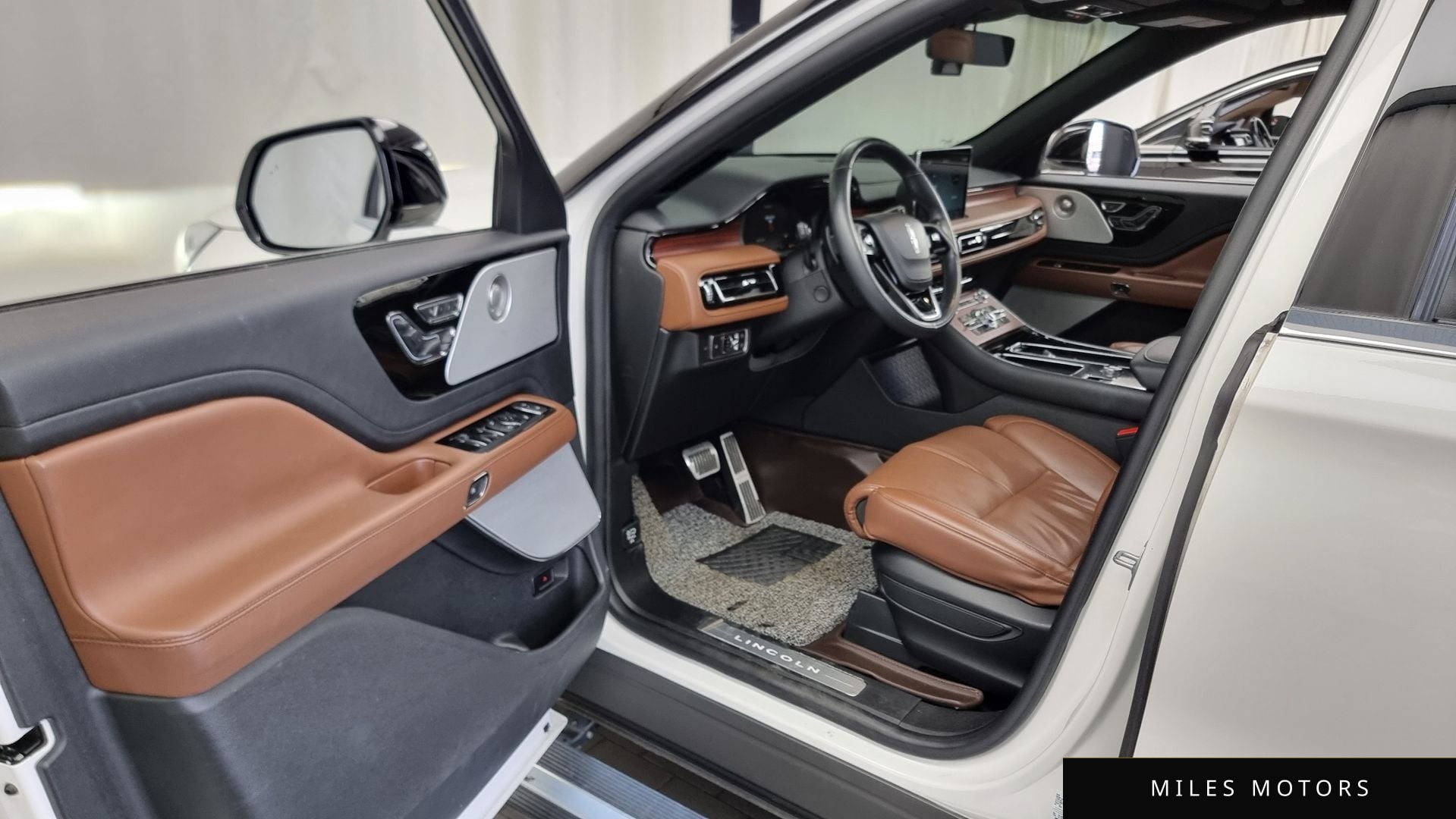Lincoln 에비에이터 2023 — миниатюра 10