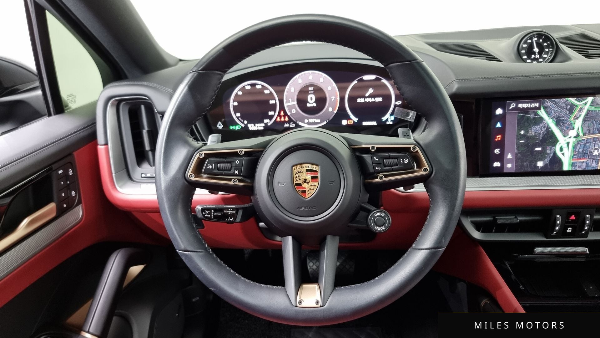Porsche Cayenne 2024 — миниатюра 12