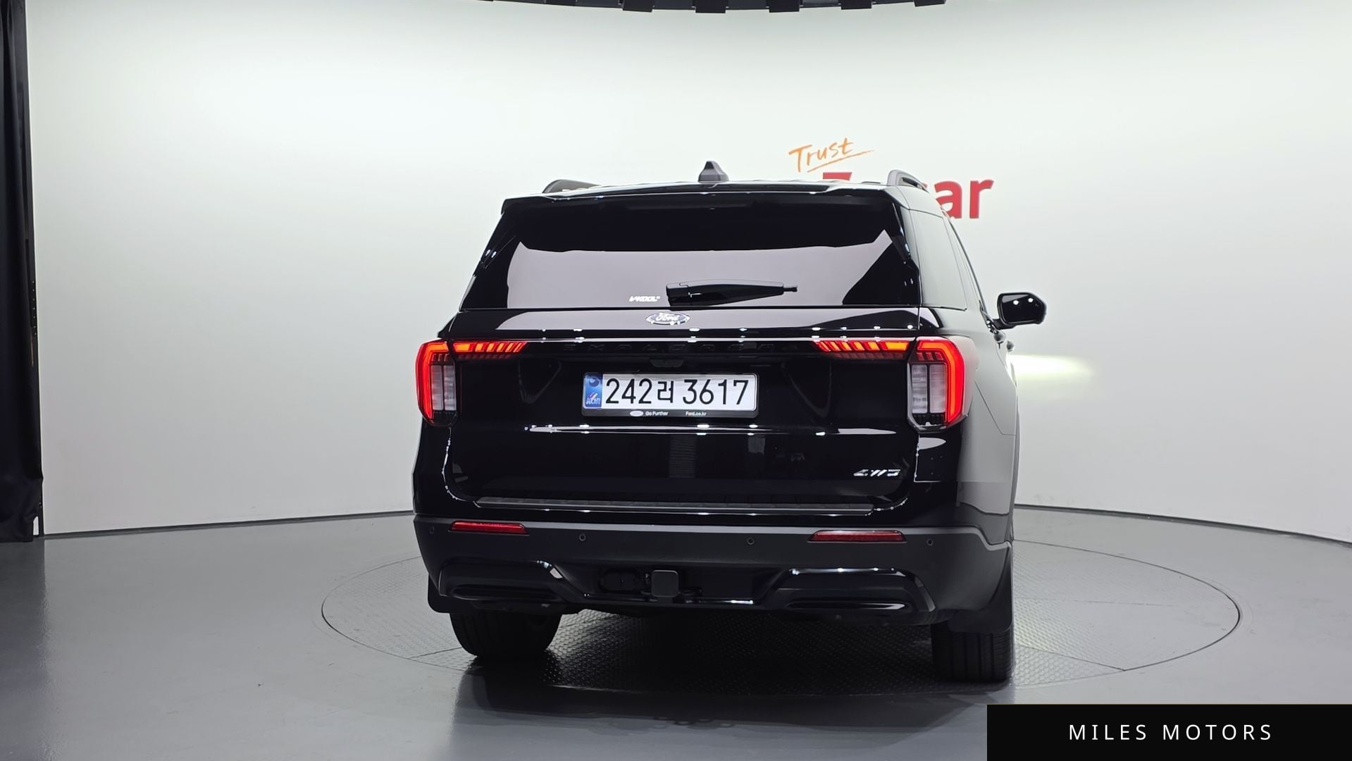 Ford Explorer 2025 — миниатюра 4