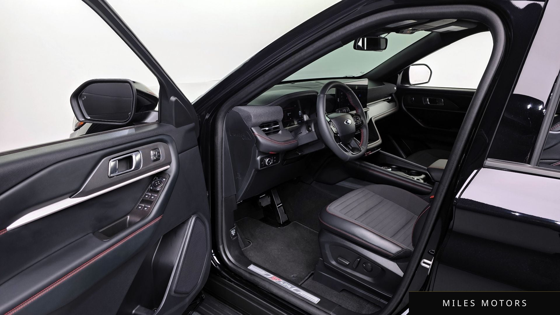 Ford Explorer 2025 — миниатюра 10
