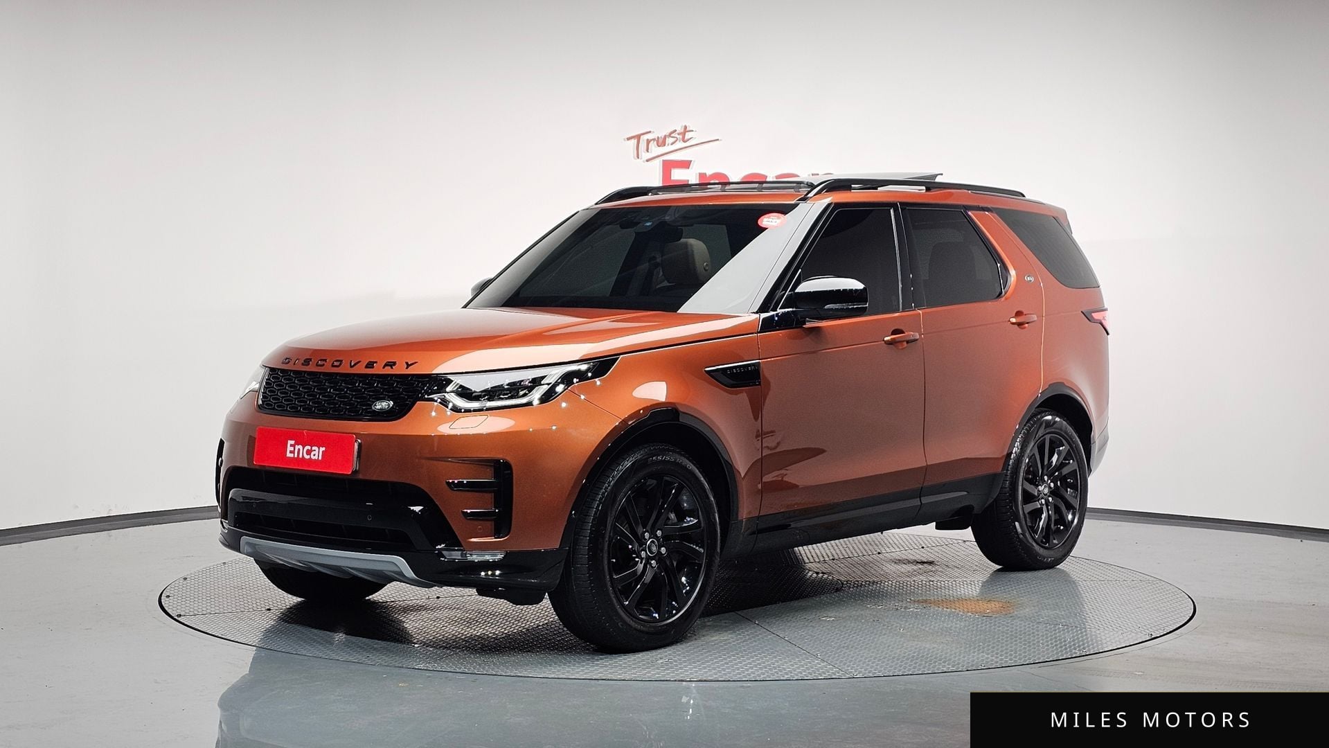 Land Rover Discovery 2020 — фото 1 из 12