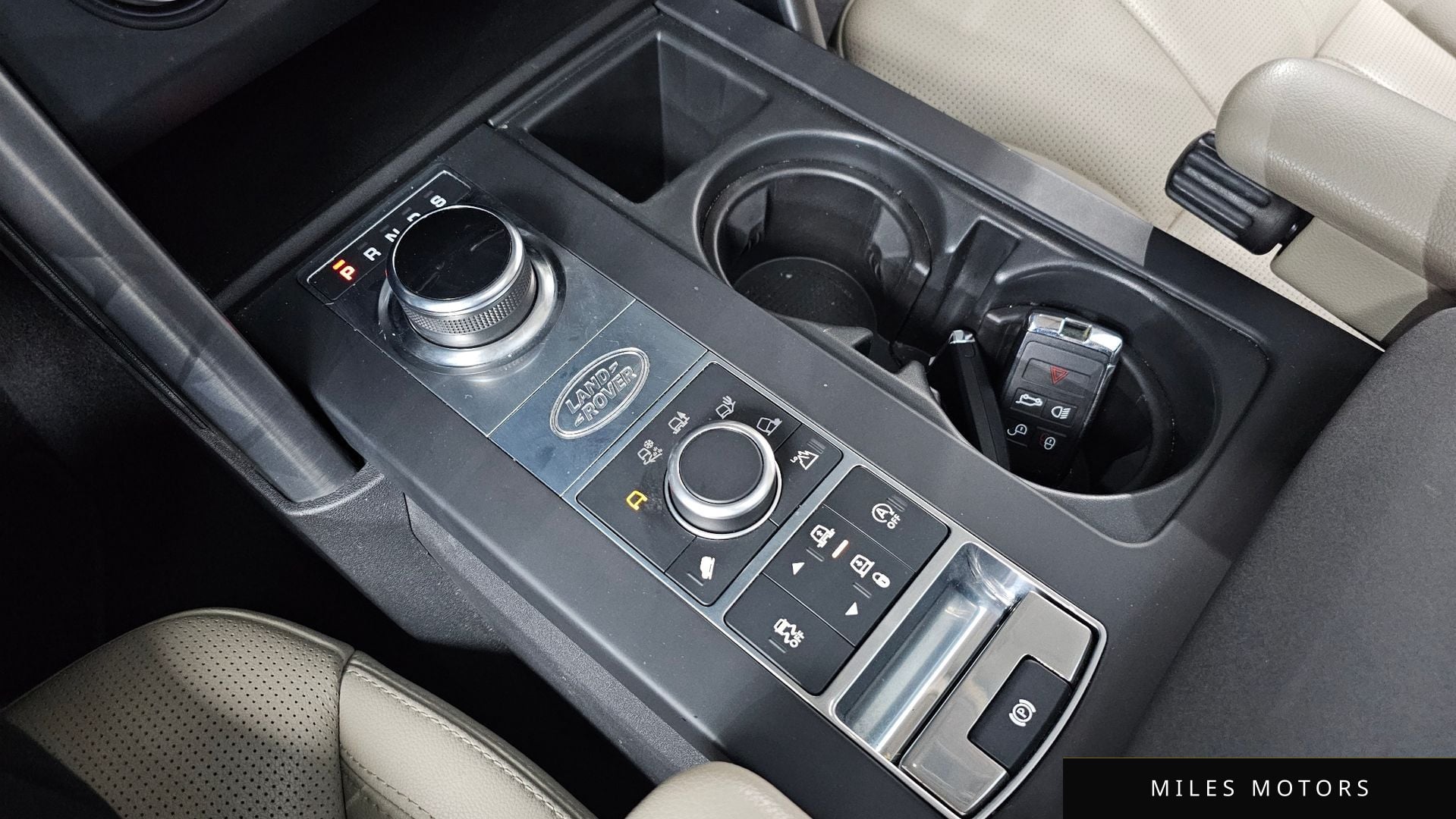 Land Rover Discovery 2020 — миниатюра 9