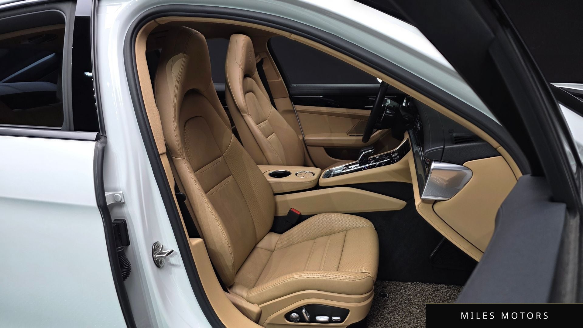 Porsche Panamera 2018 — миниатюра 9