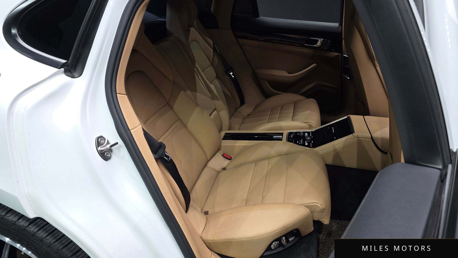 Porsche Panamera 2018 — миниатюра 10