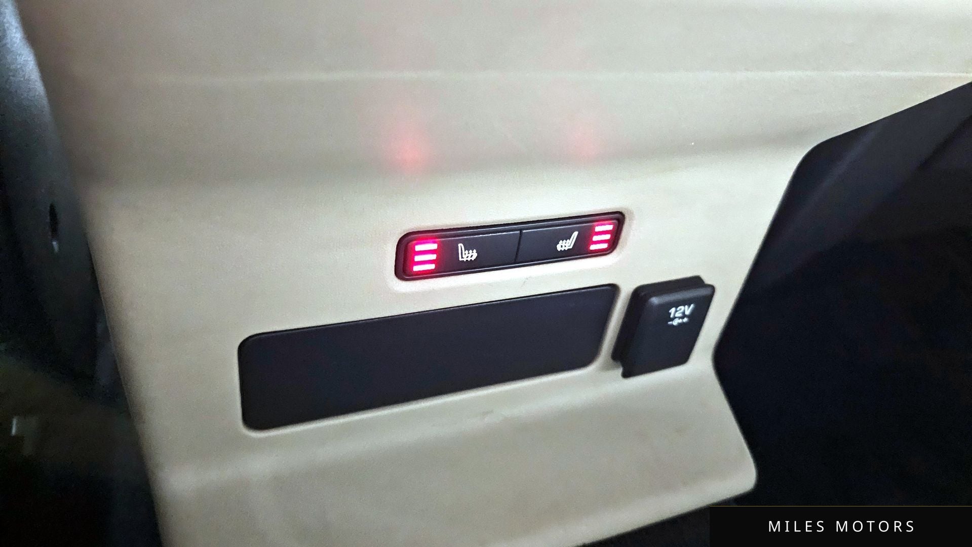 Land Rover 레인지로버 벨라 2018 — миниатюра 17