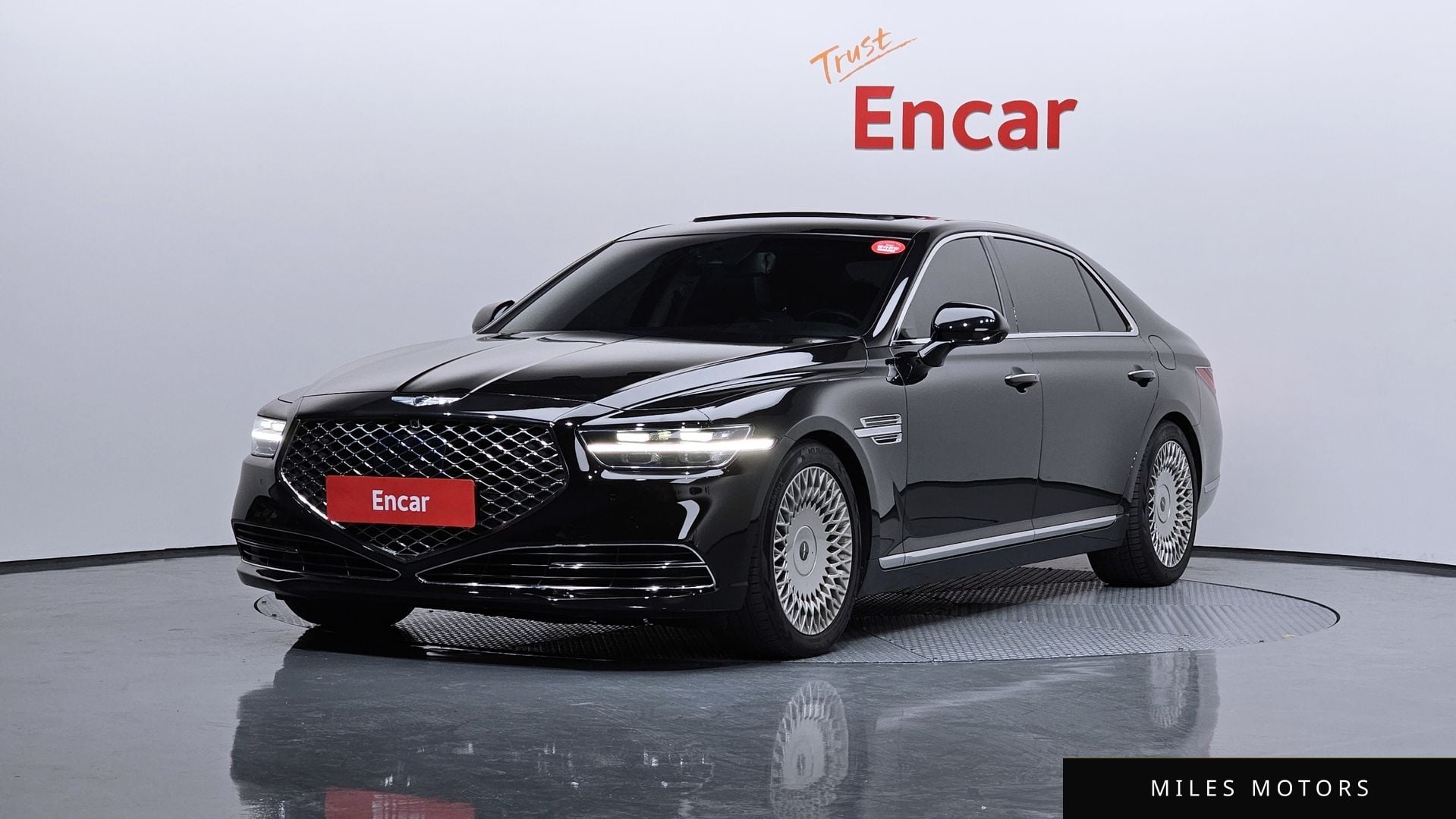 Genesis G90 2019 — фото 1 из 12