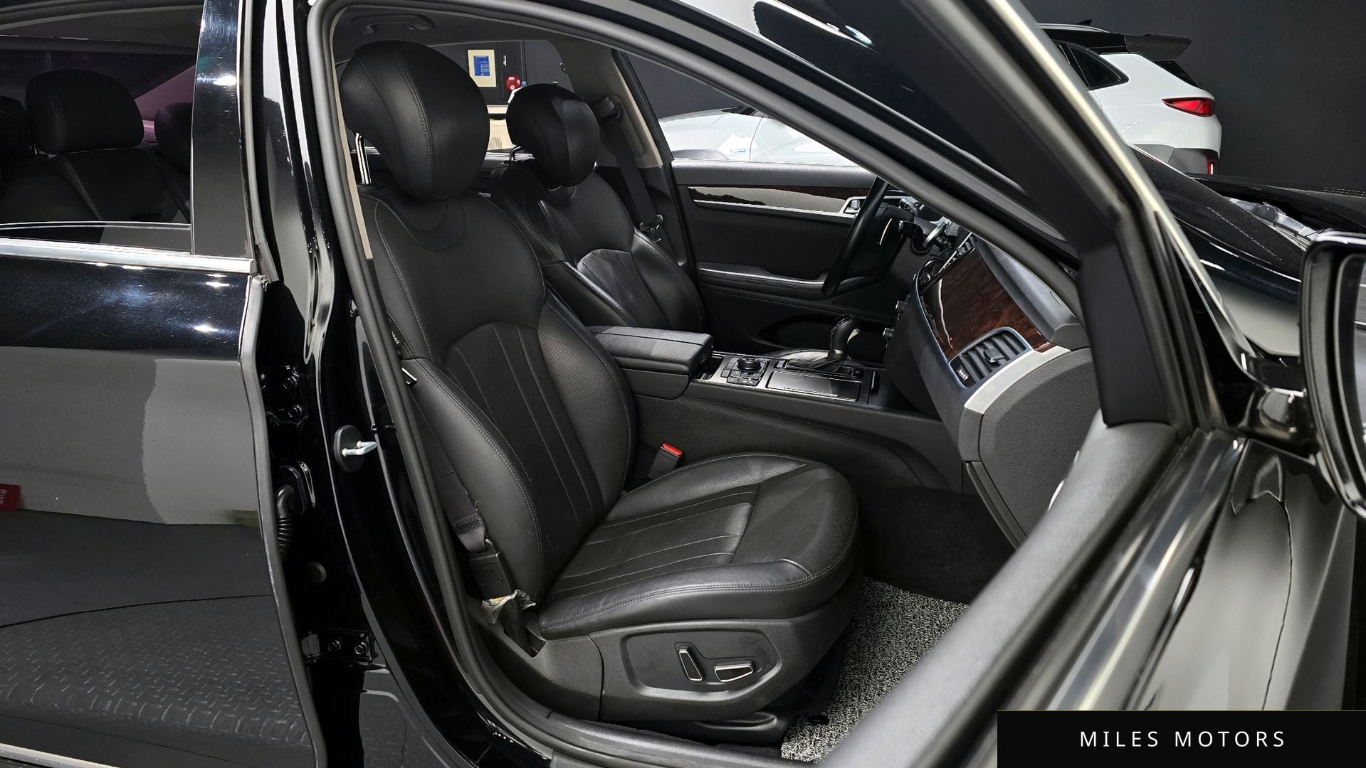 Hyundai Genesis 2016 — миниатюра 10