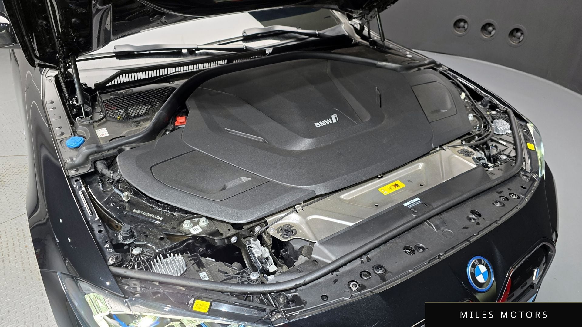 BMW i4 2024 — миниатюра 6