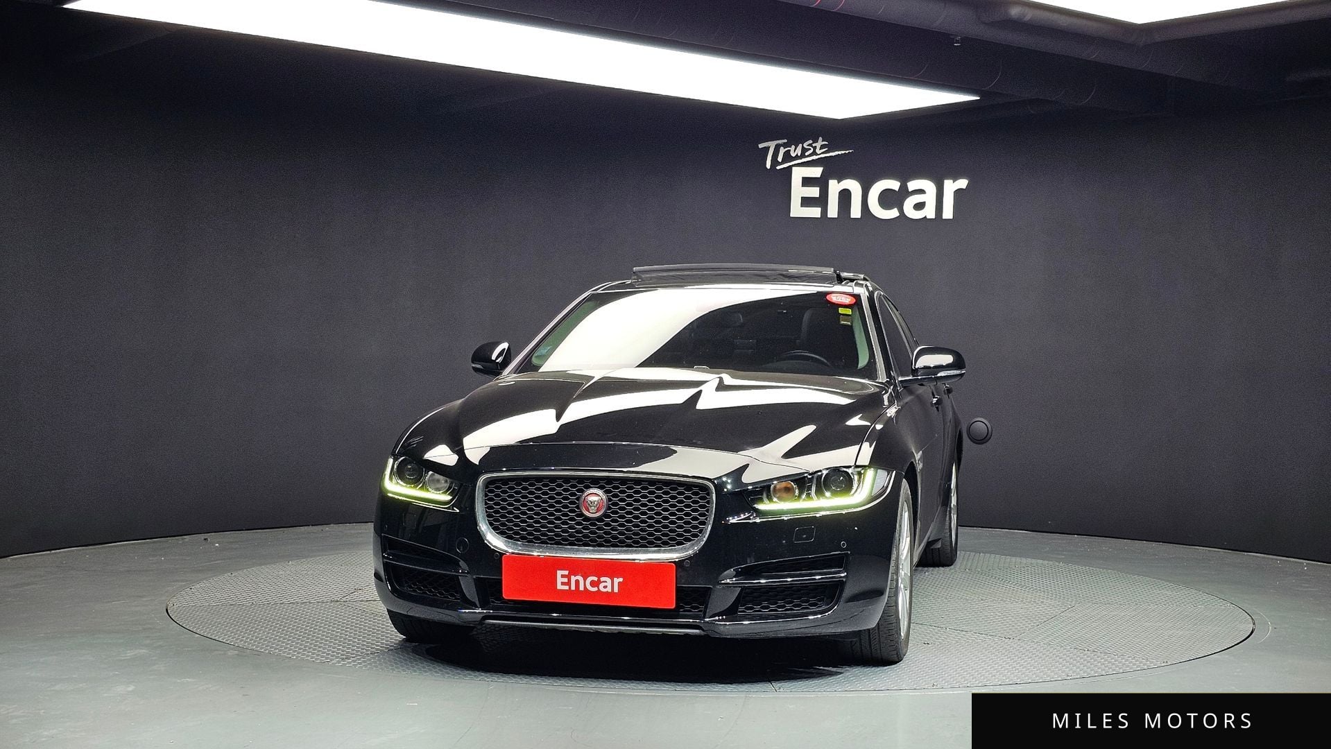 Jaguar XE 2018 — миниатюра 3