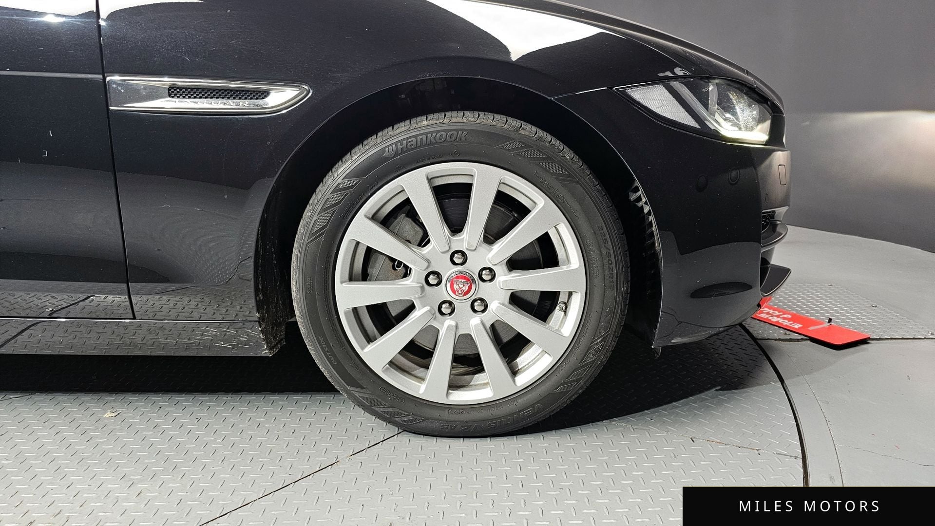 Jaguar XE 2018 — миниатюра 5