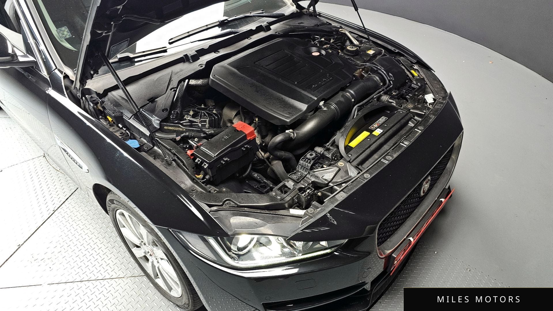 Jaguar XE 2018 — миниатюра 6