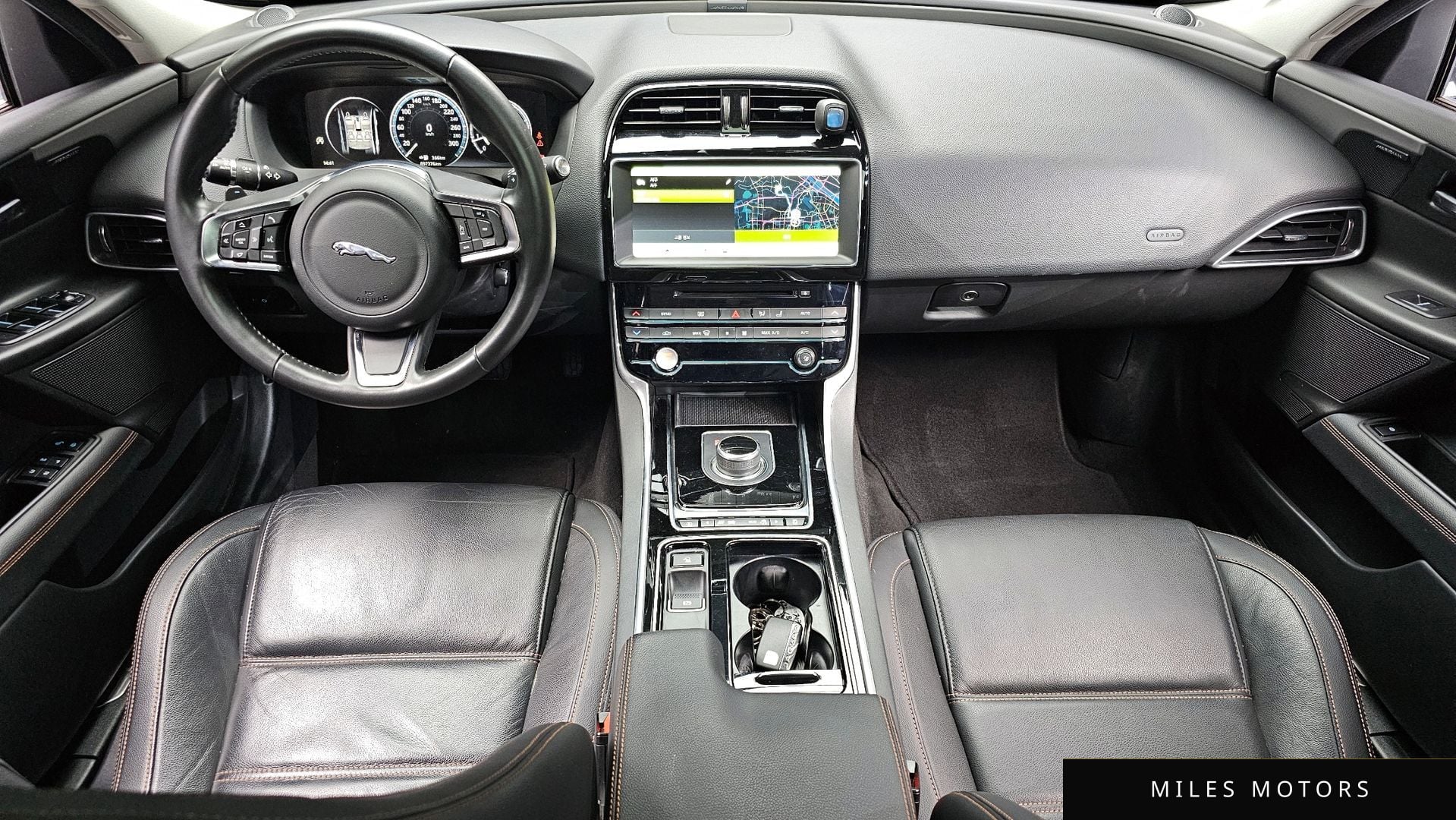 Jaguar XE 2018 — миниатюра 7