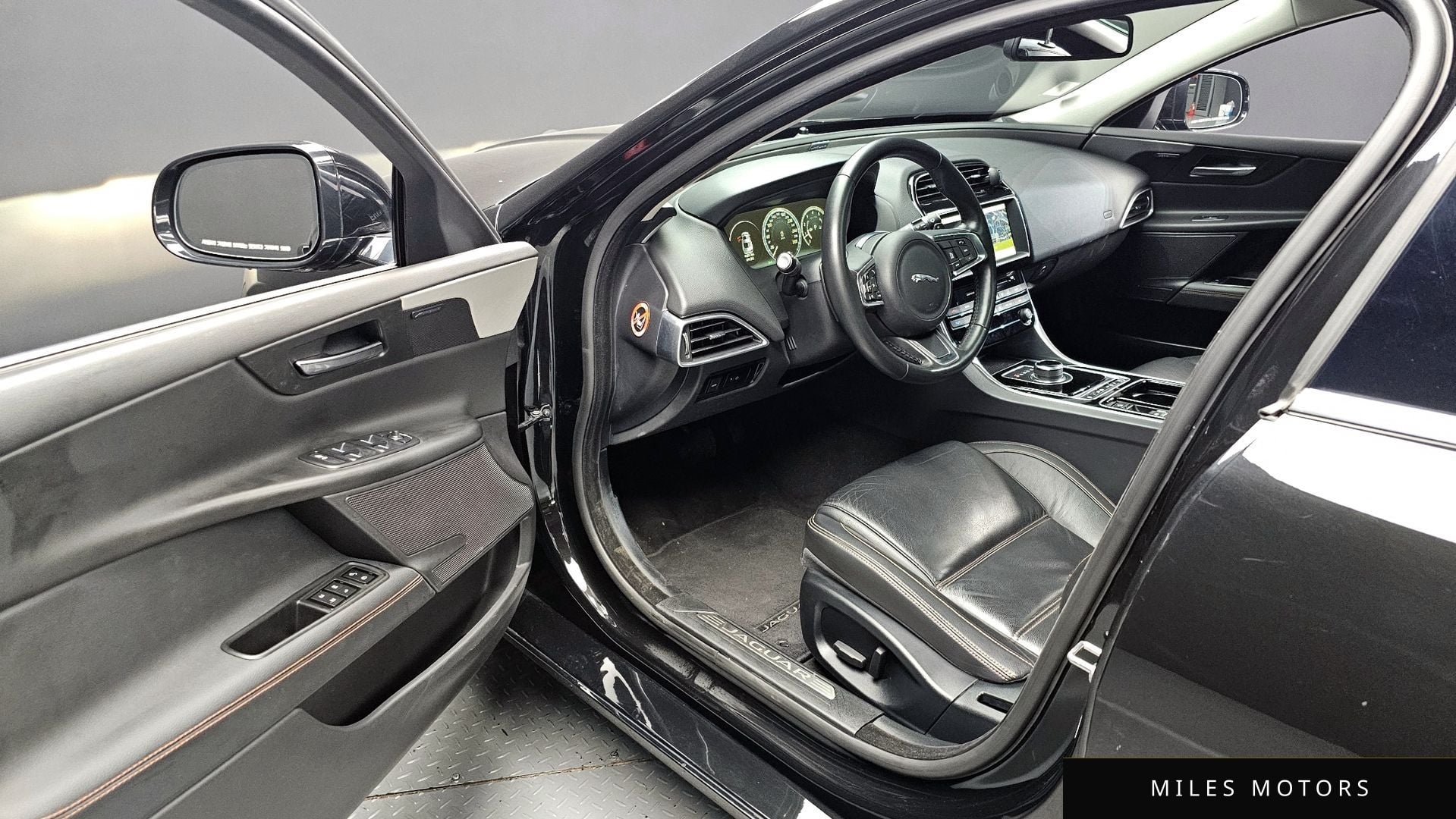Jaguar XE 2018 — миниатюра 11