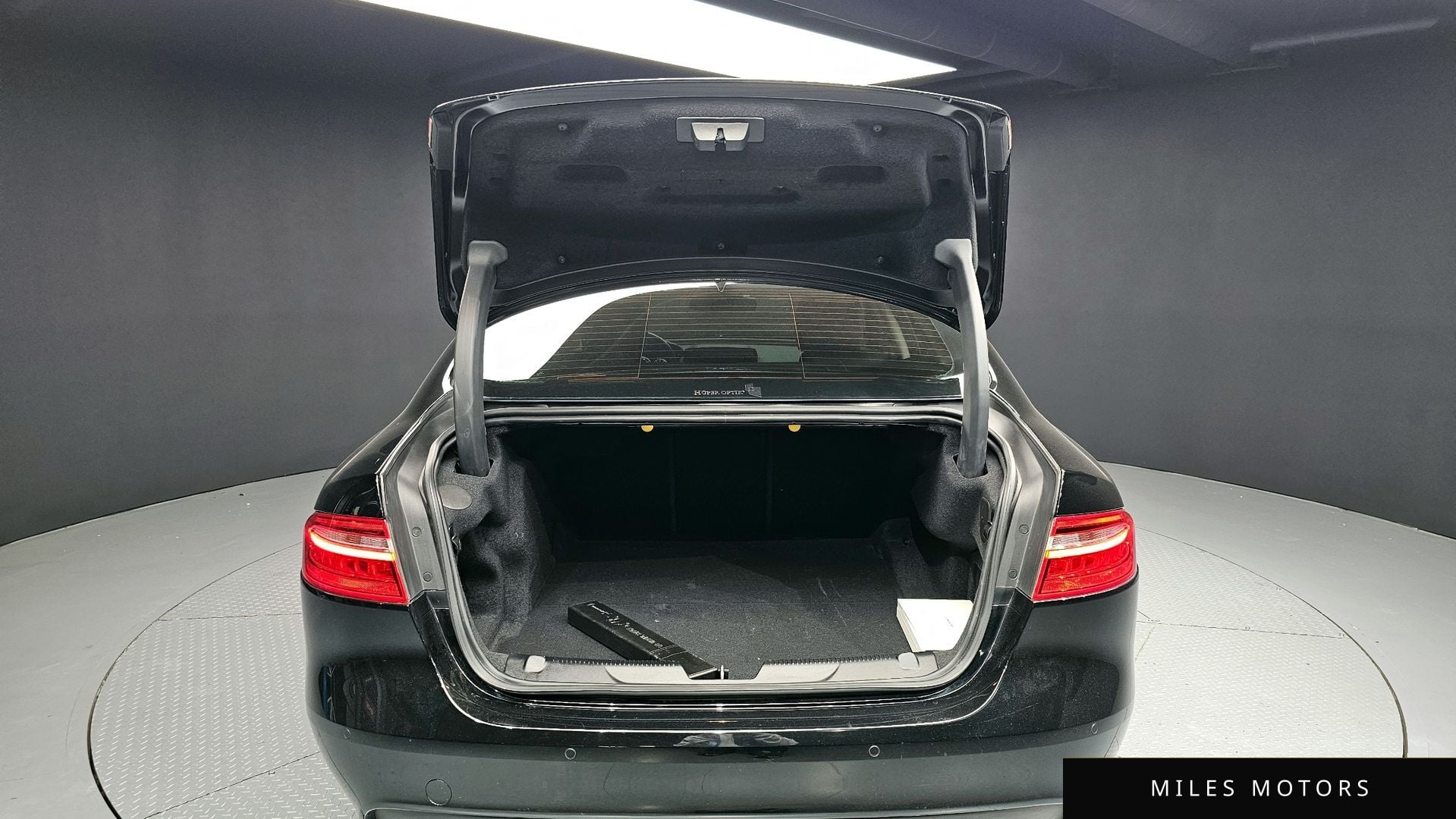 Jaguar XE 2018 — миниатюра 20