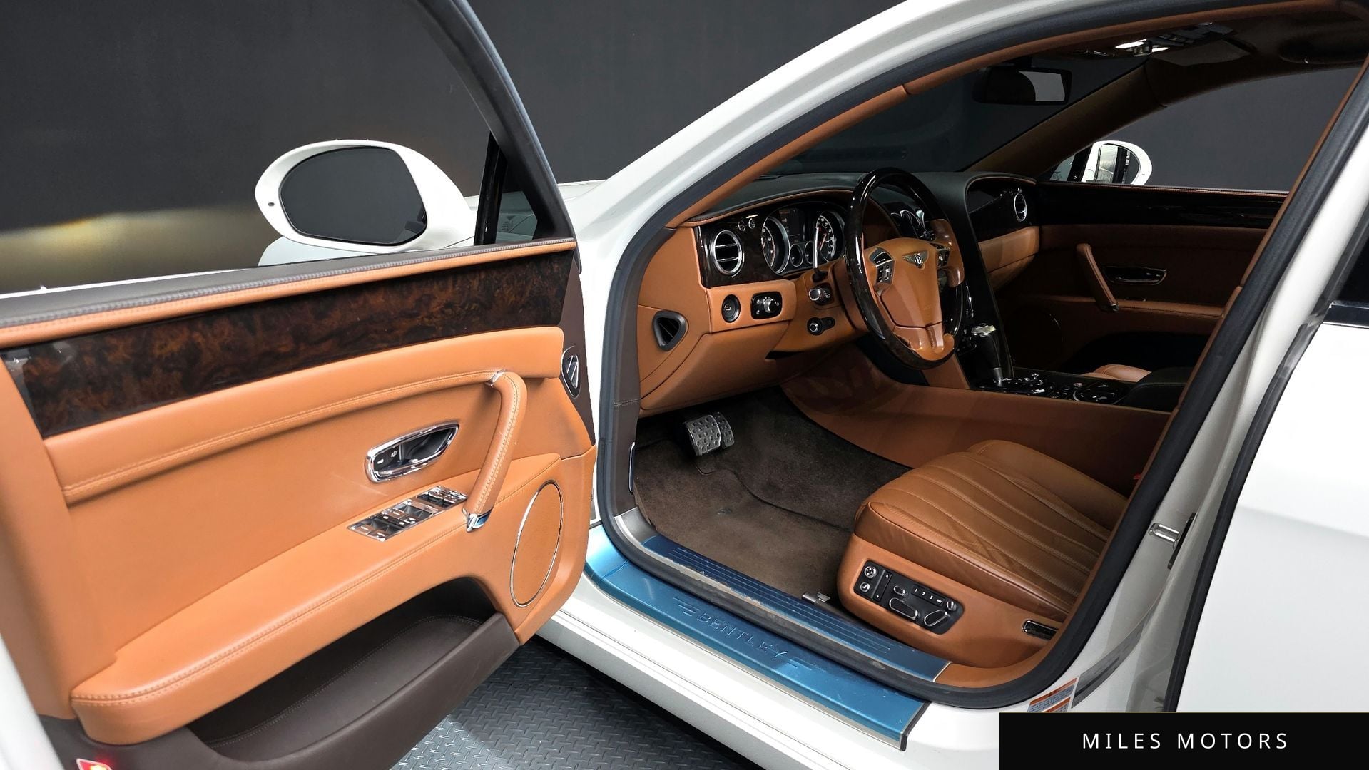 Bentley Flying Spur 2016 — миниатюра 10