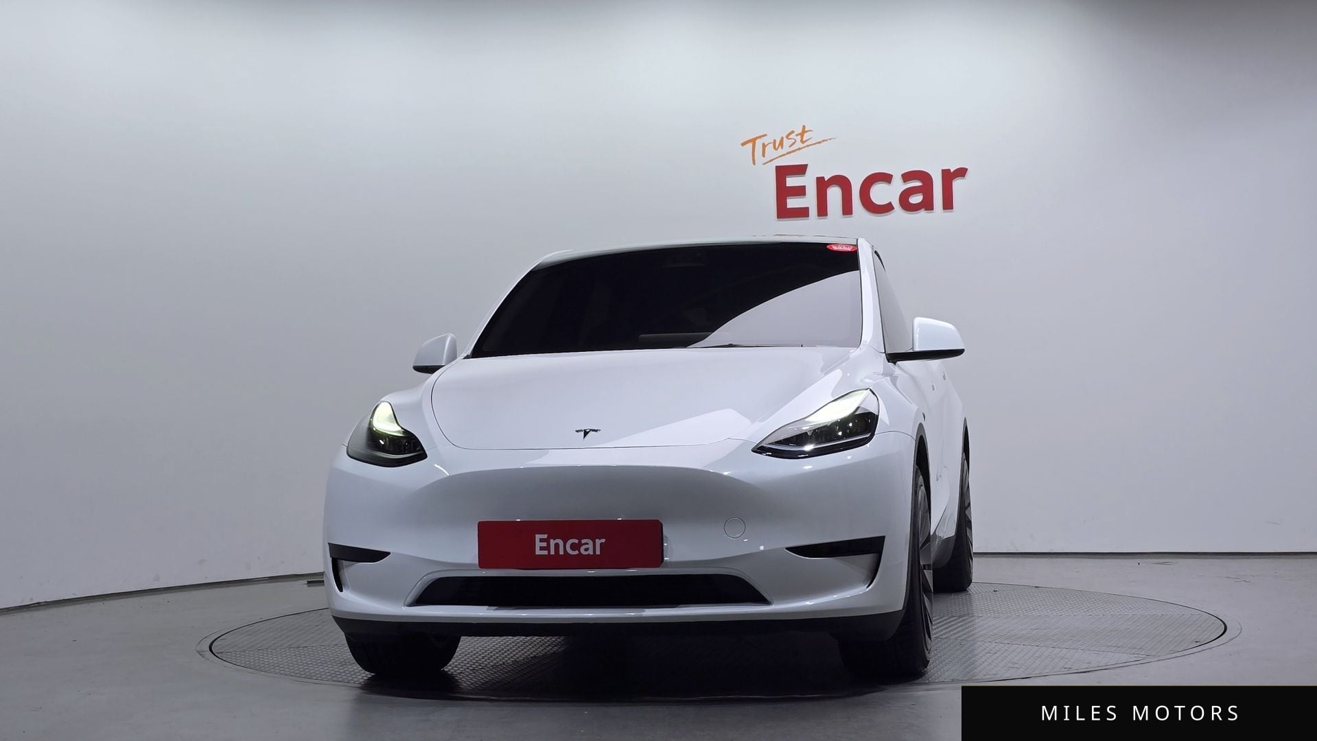 Tesla Model Y 2023 — миниатюра 3