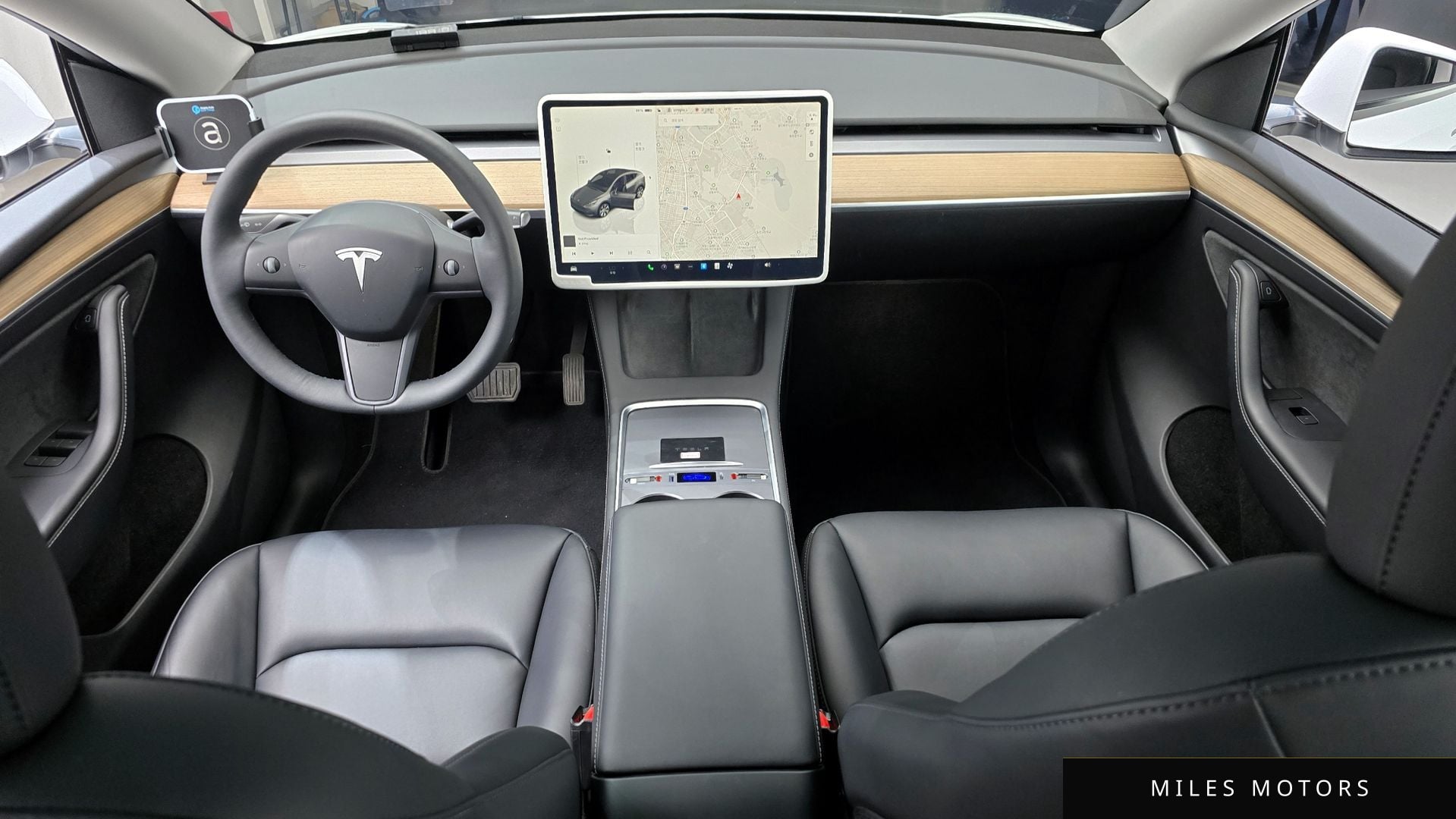 Tesla Model Y 2023 — миниатюра 7