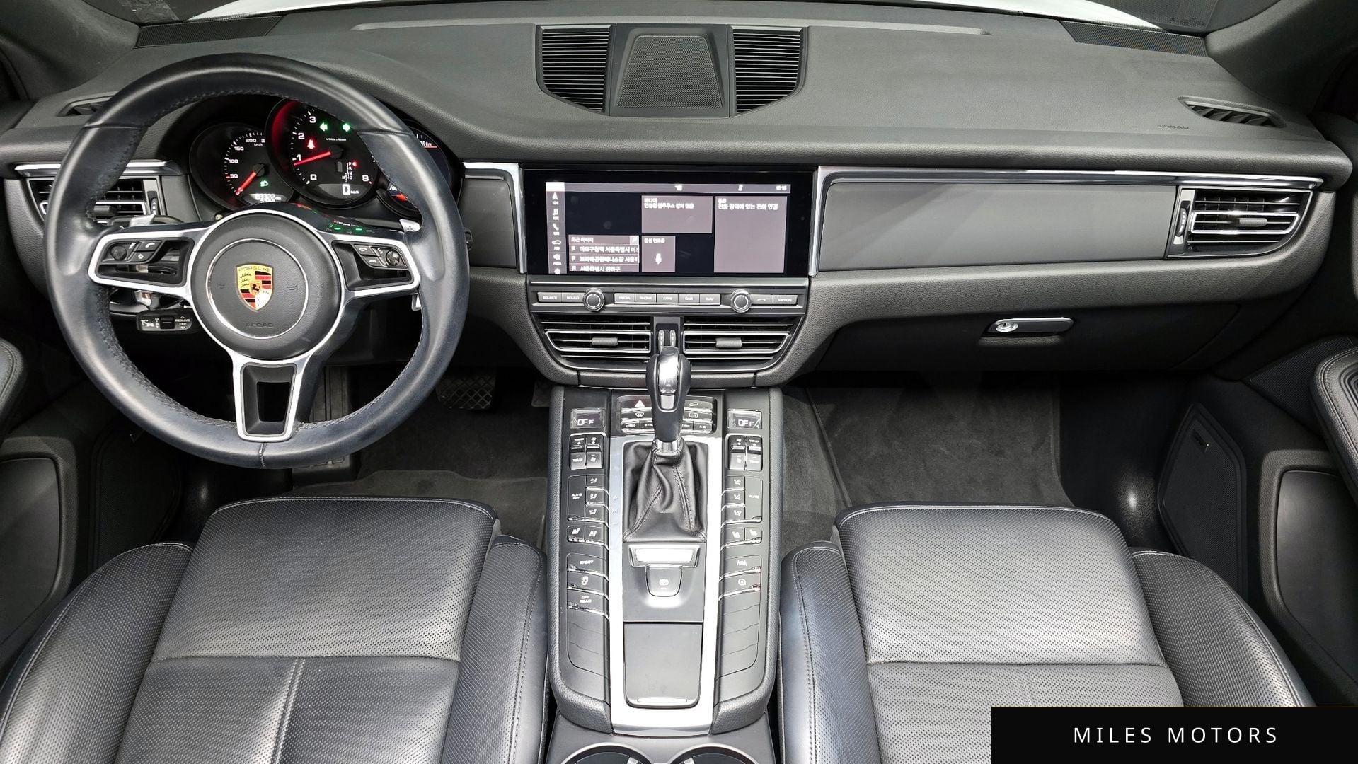 Porsche Macan 2019 — миниатюра 7