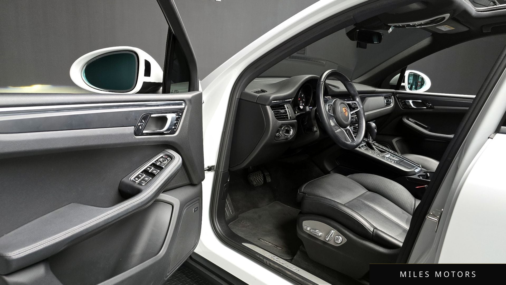 Porsche Macan 2019 — миниатюра 11