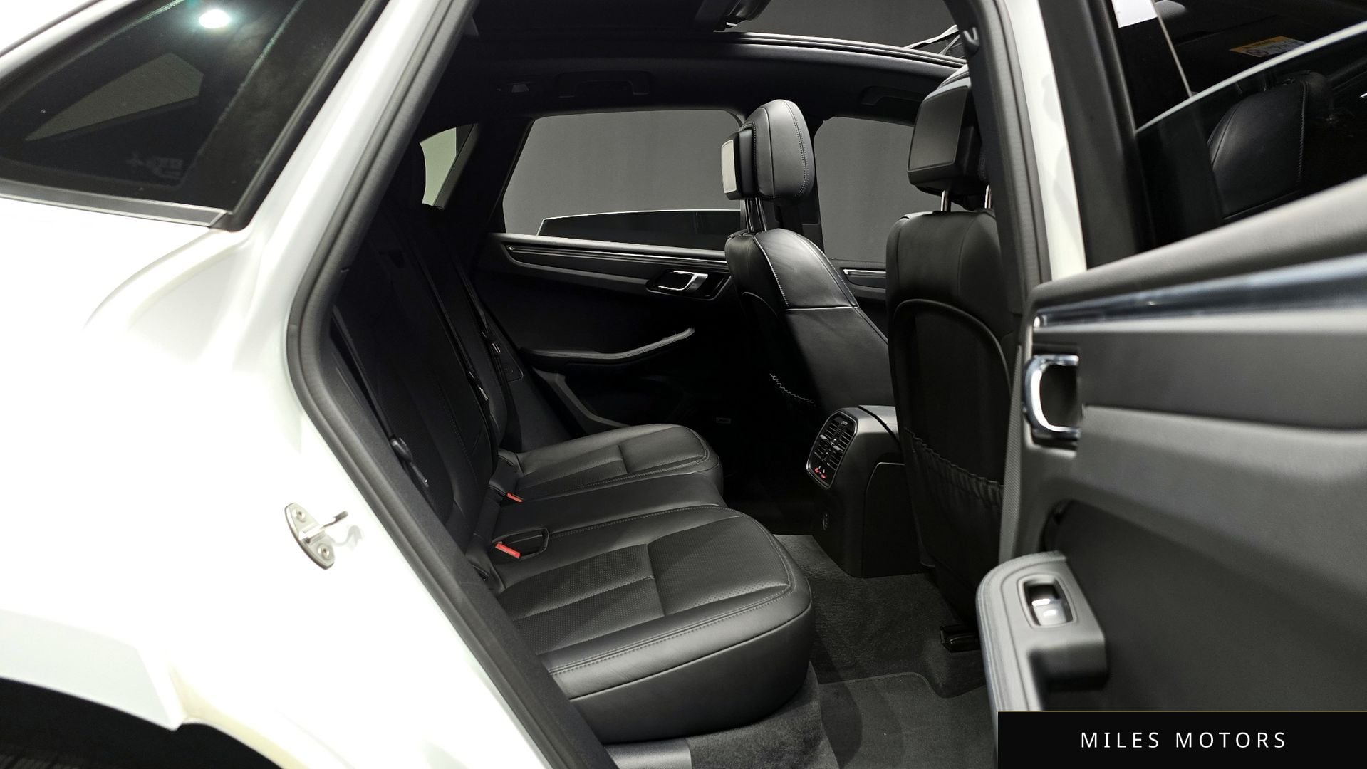 Porsche Macan 2019 — миниатюра 12