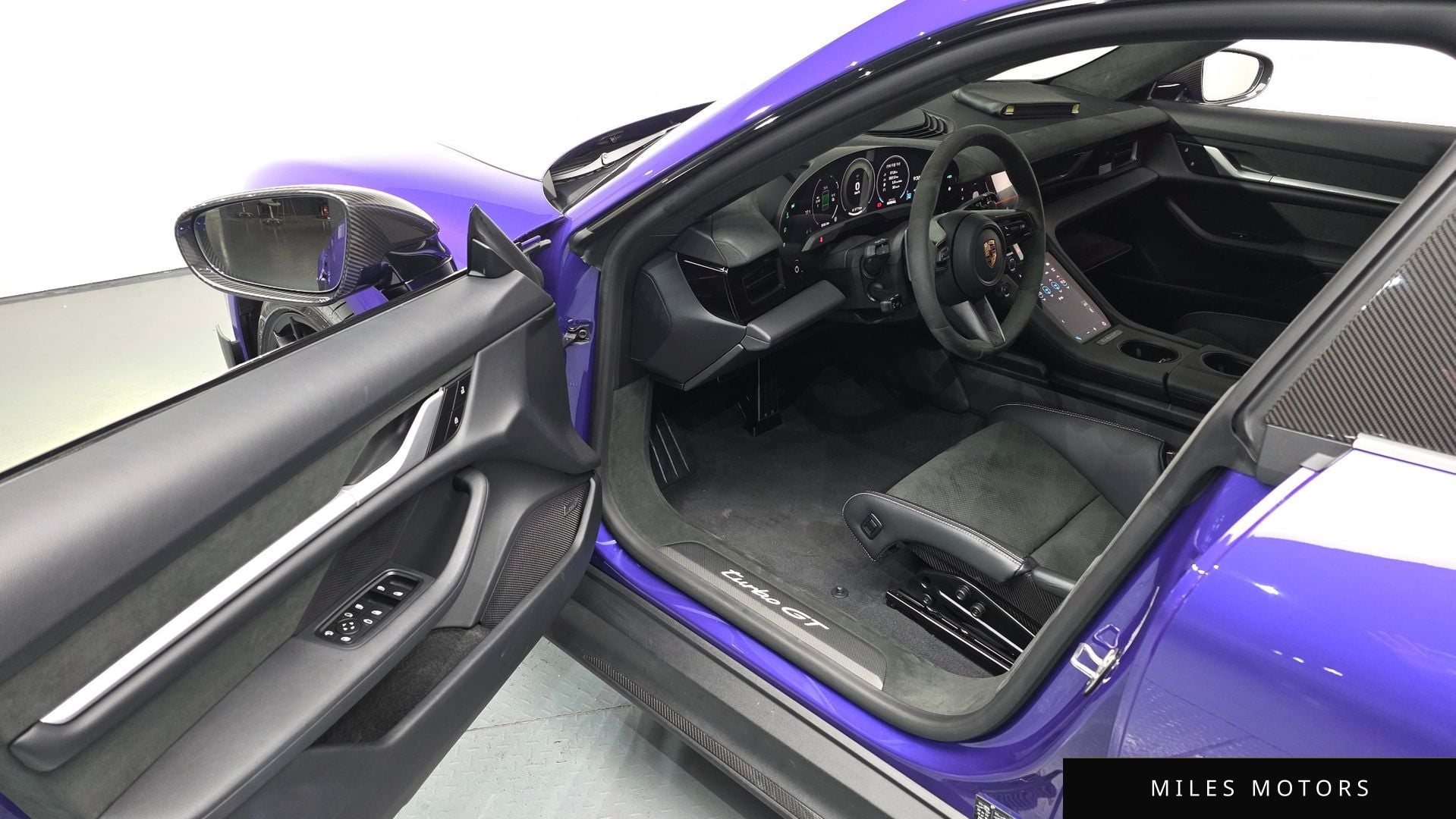 Porsche Taycan 2025 — миниатюра 12