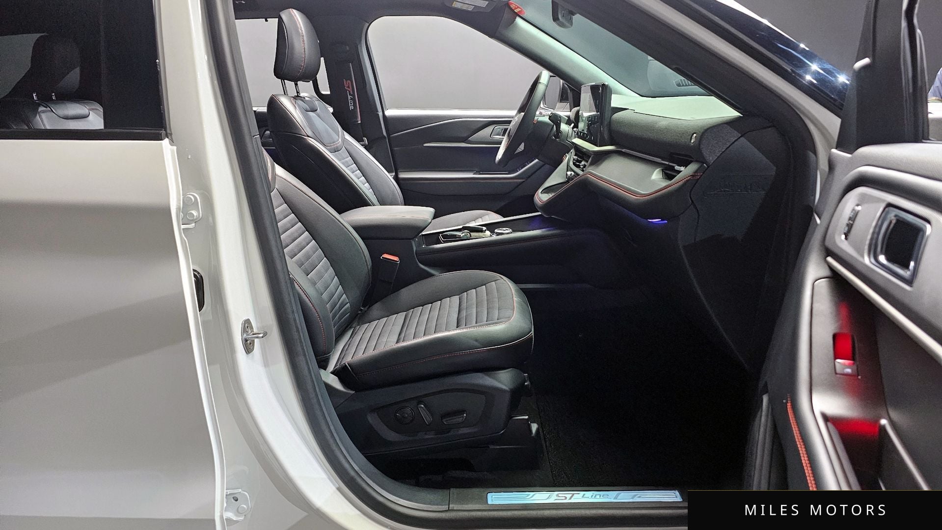 Ford Explorer 2025 — миниатюра 11