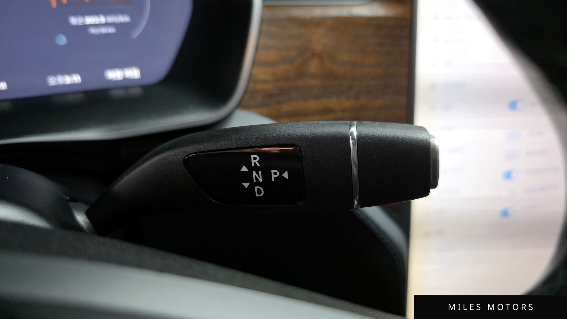 Tesla 모델 S 2019 — миниатюра 9