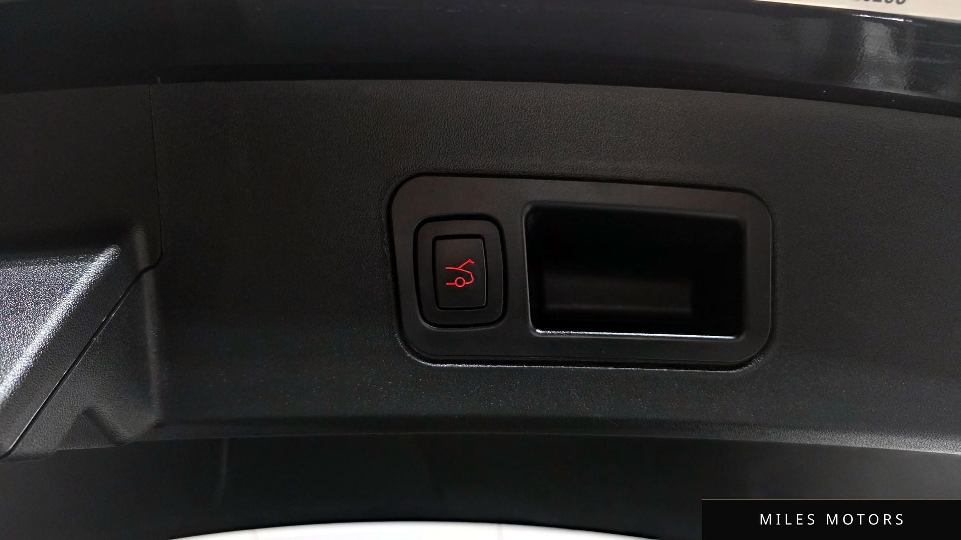 Tesla 모델 S 2019 — миниатюра 20