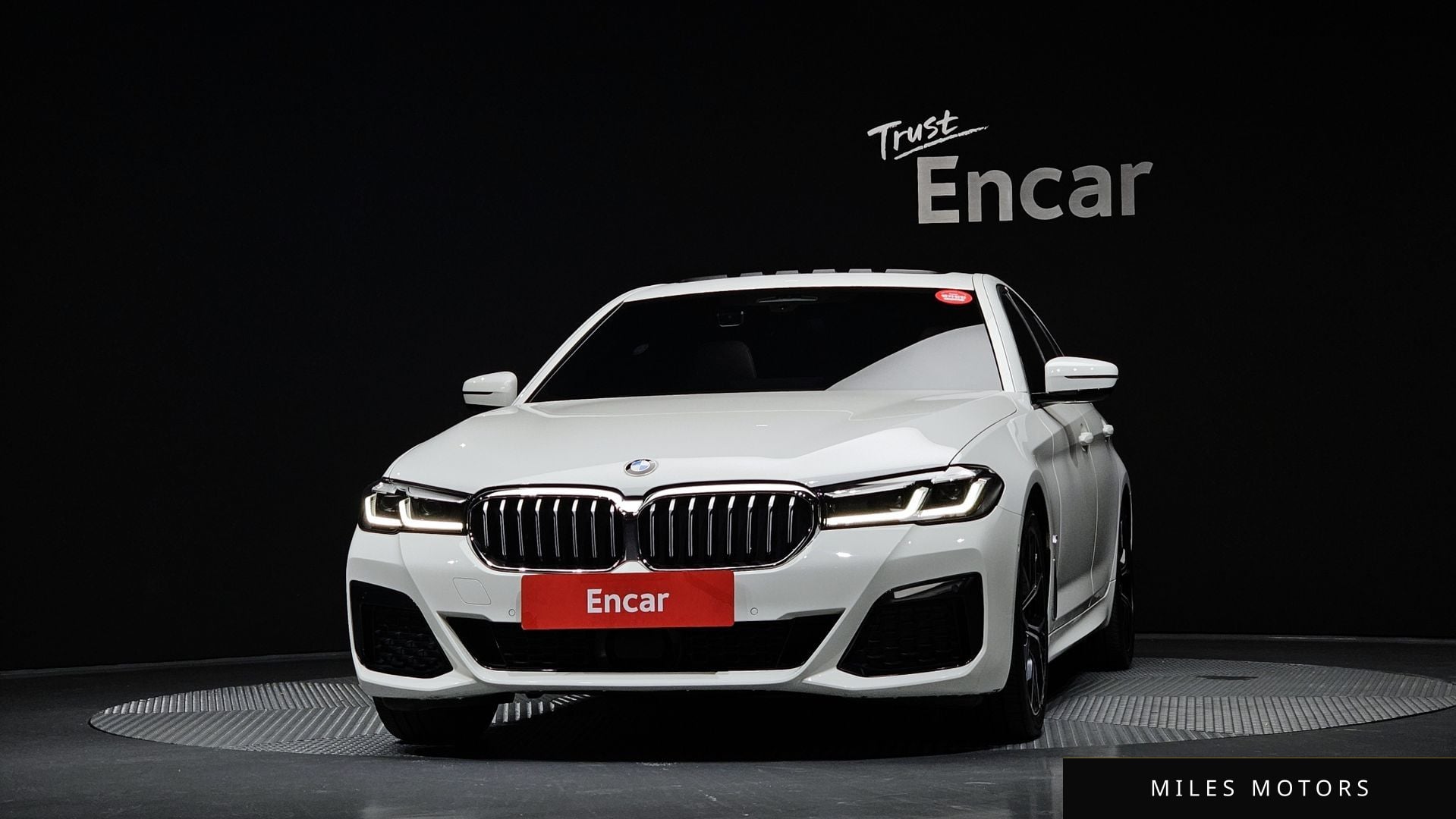 BMW 5 Series (G30) 2021 — миниатюра 3