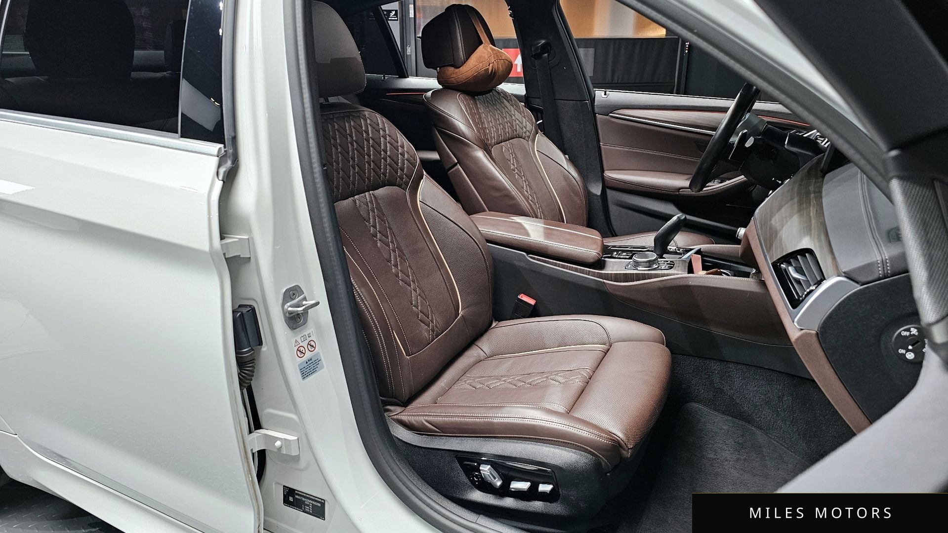 BMW 5 Series (G30) 2021 — миниатюра 10