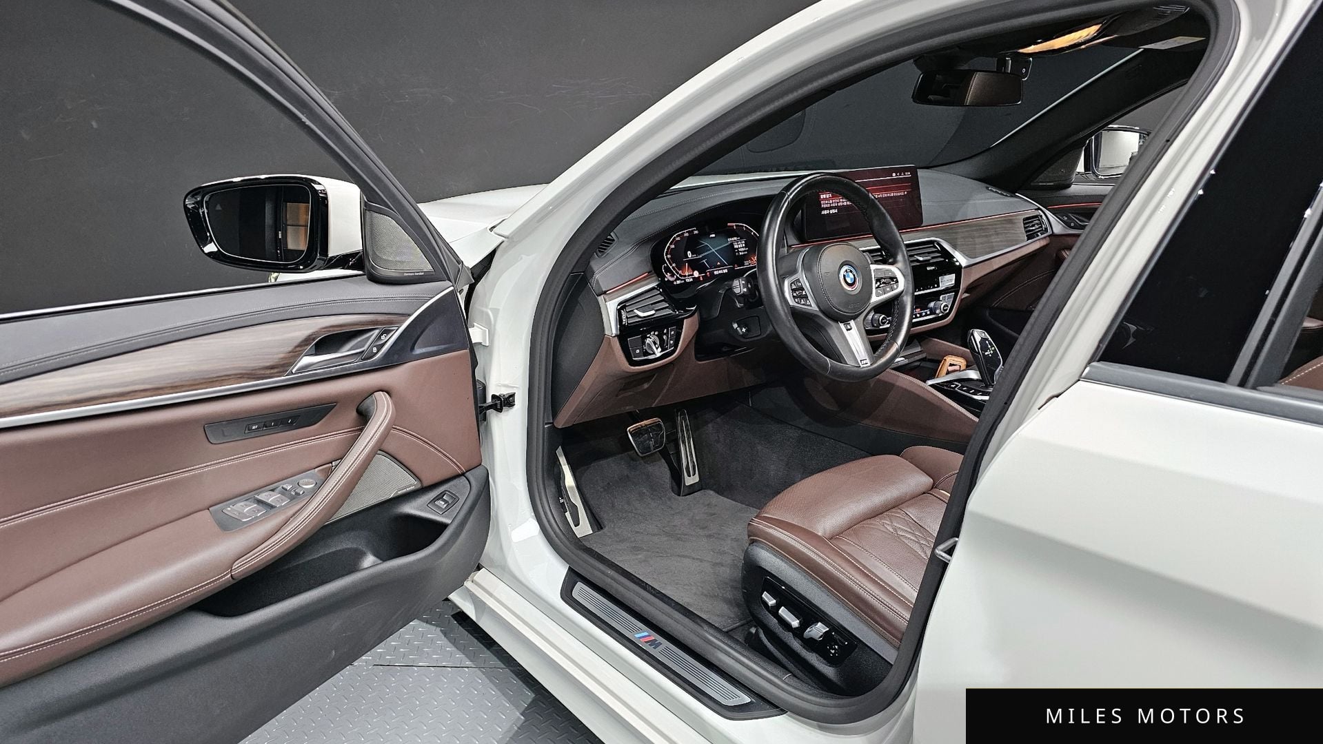 BMW 5 Series (G30) 2021 — миниатюра 11