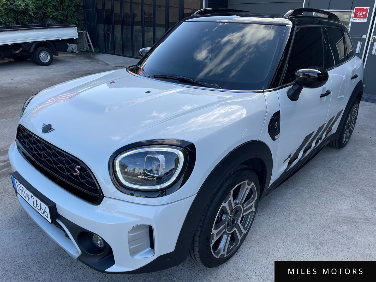 MINI Countryman 2024 — фото 1 из 12