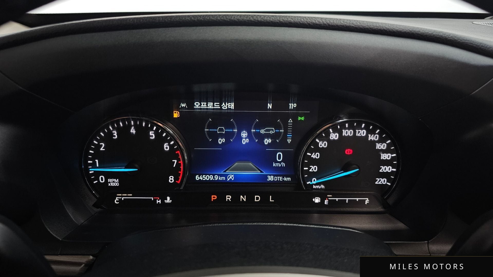 Ford Explorer 2022 — миниатюра 8