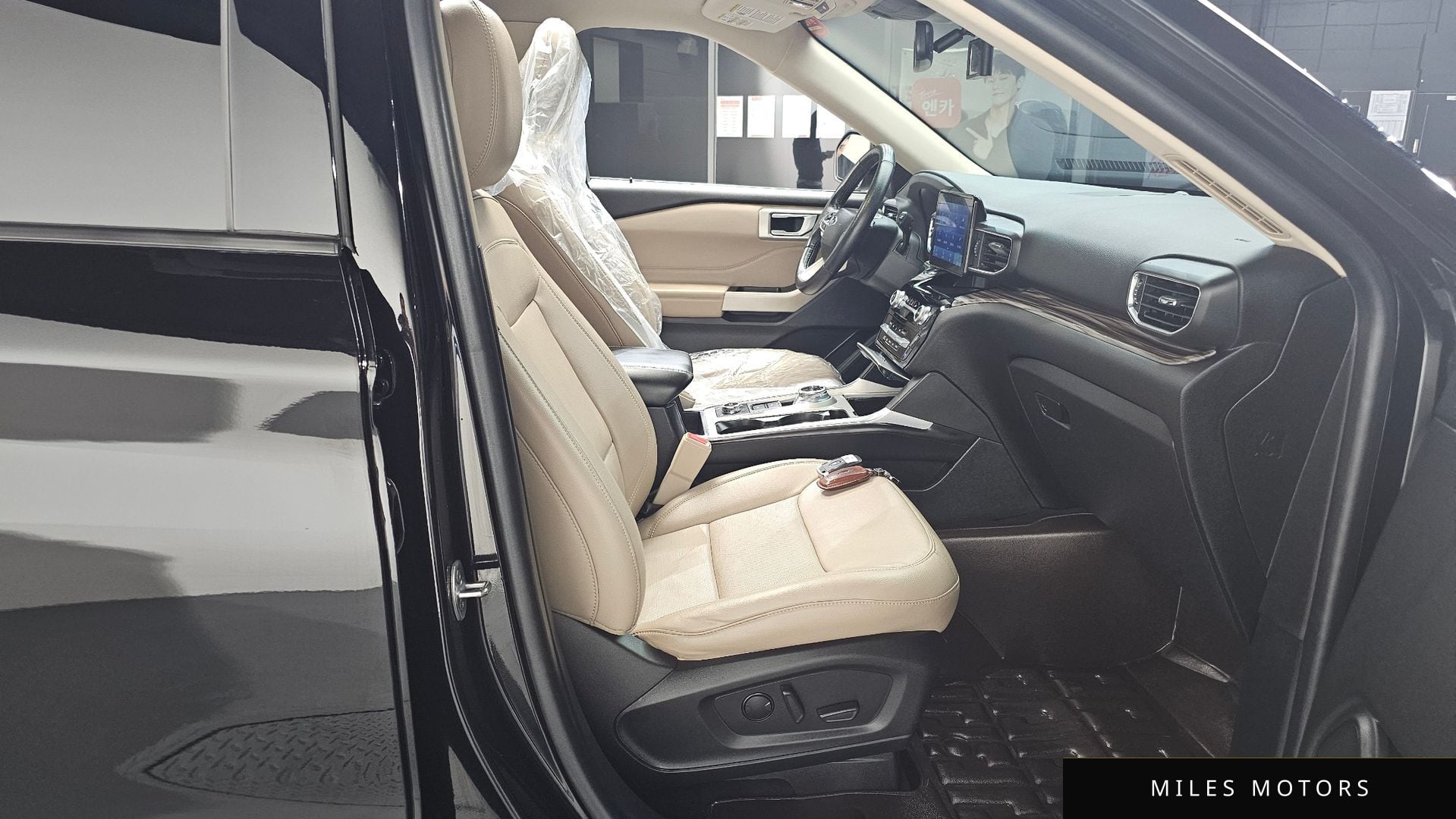Ford Explorer 2022 — миниатюра 11