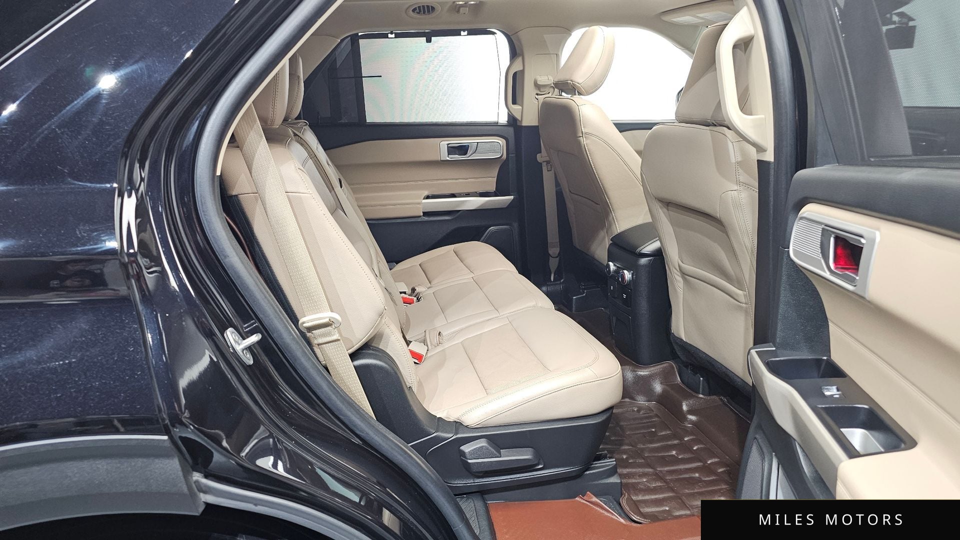 Ford Explorer 2022 — миниатюра 12