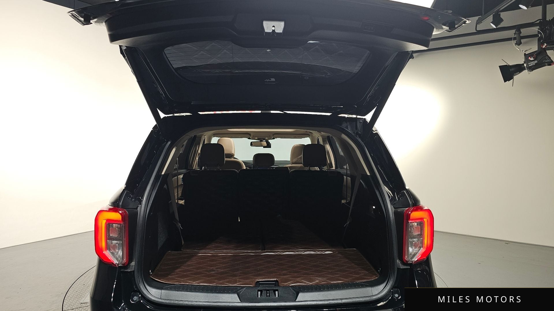 Ford Explorer 2022 — миниатюра 20